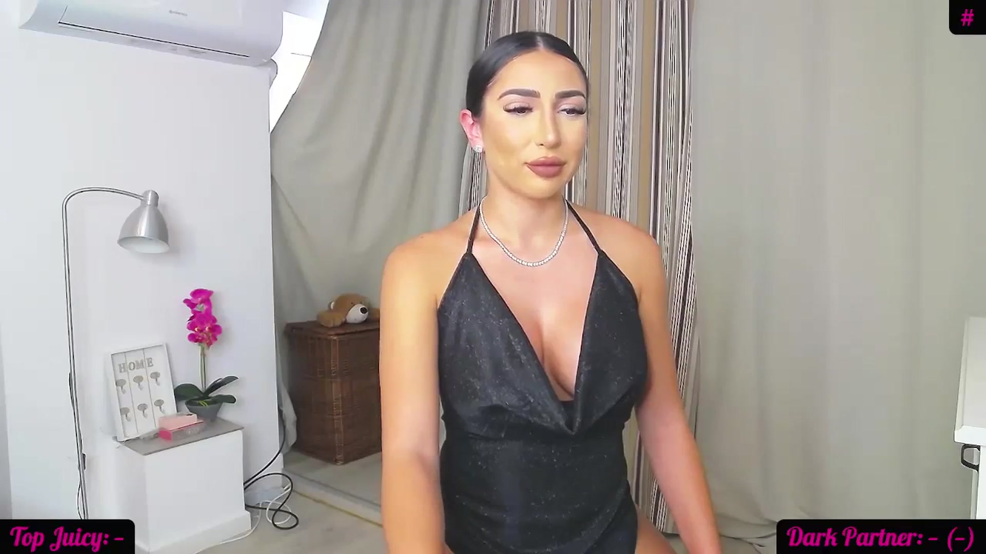 Gallery image thumbnail from JuicyJelly_'s myfreecams stream on, 10/03/2023, 15:47 image 6 of 20
