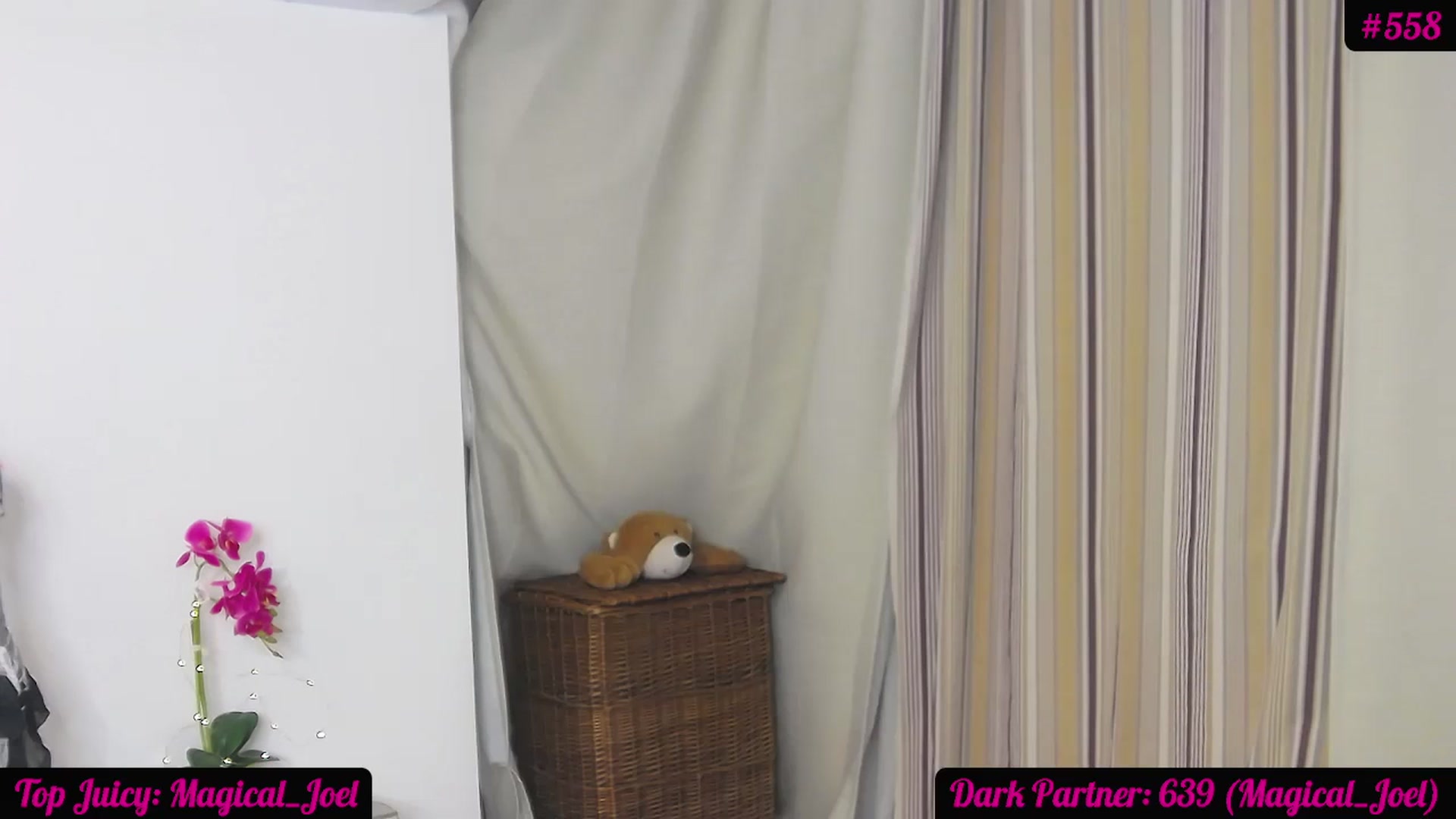 Gallery image thumbnail from JuicyJelly_'s myfreecams stream on, 10/13/2023, 19:49 image 9 of 20