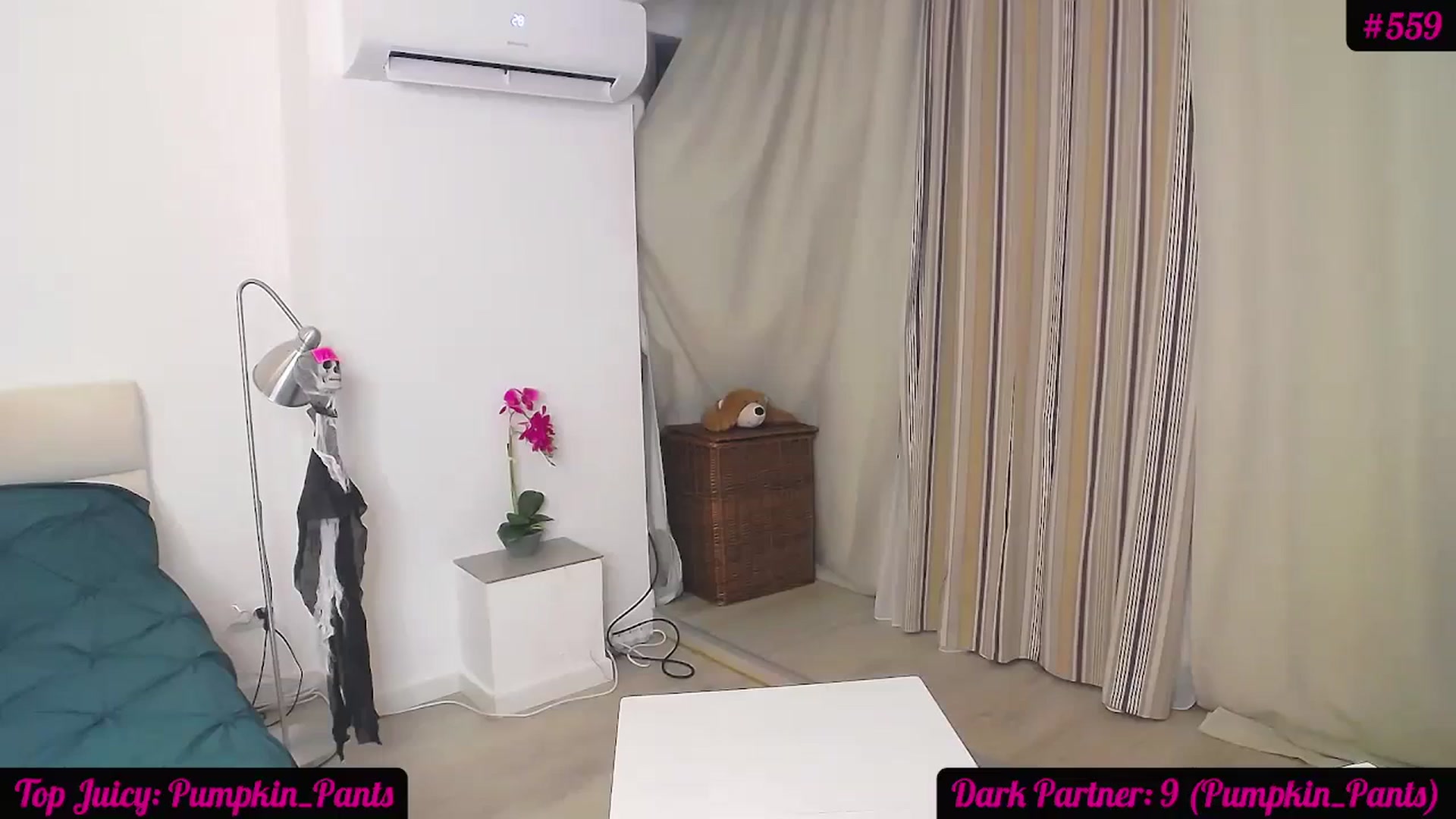 Gallery image thumbnail from JuicyJelly_'s myfreecams stream on, 10/17/2023, 19:07 image 4 of 20