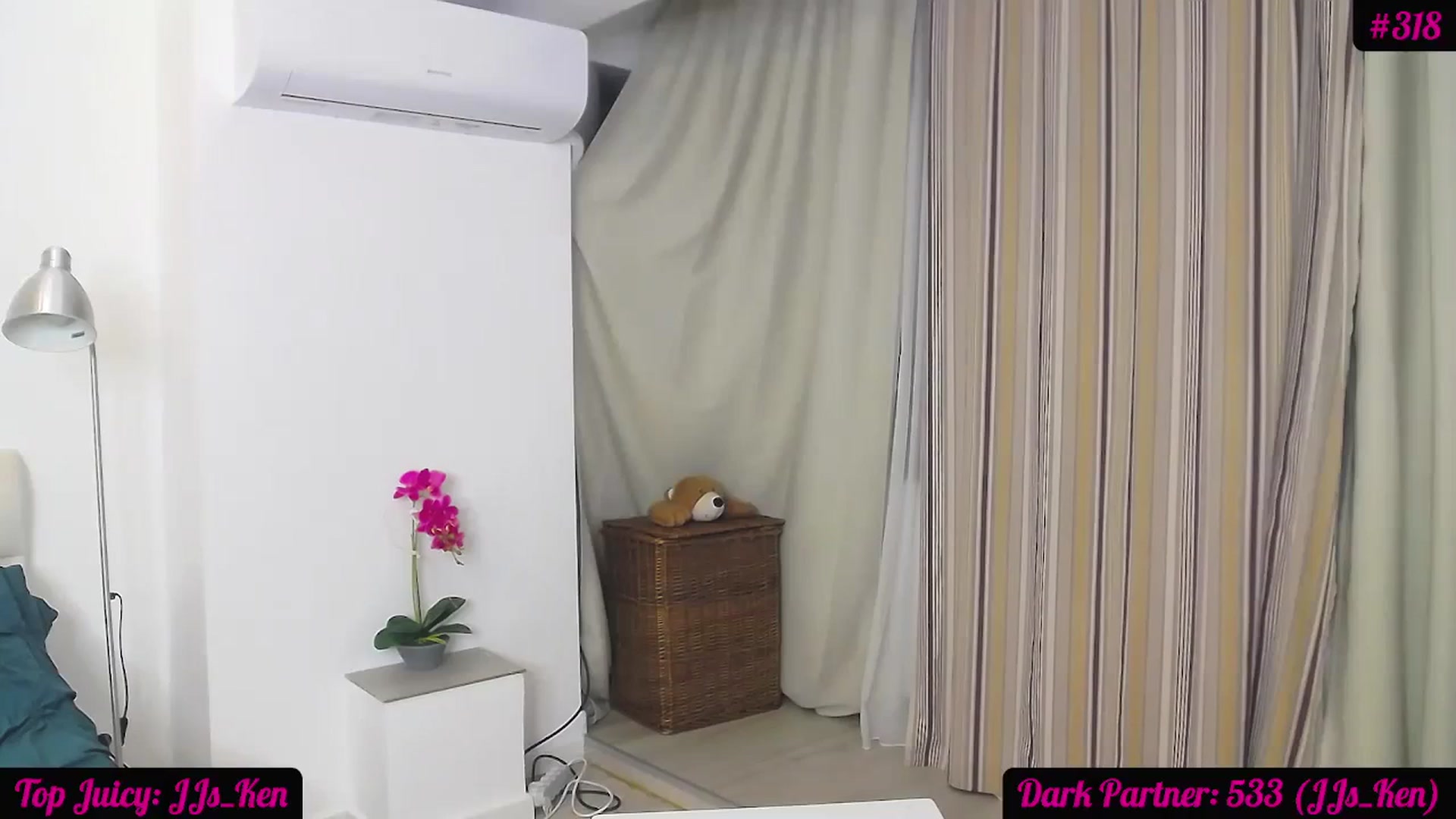 Gallery image thumbnail from JuicyJelly_'s myfreecams stream on, 11/16/2023, 19:23 image 14 of 20