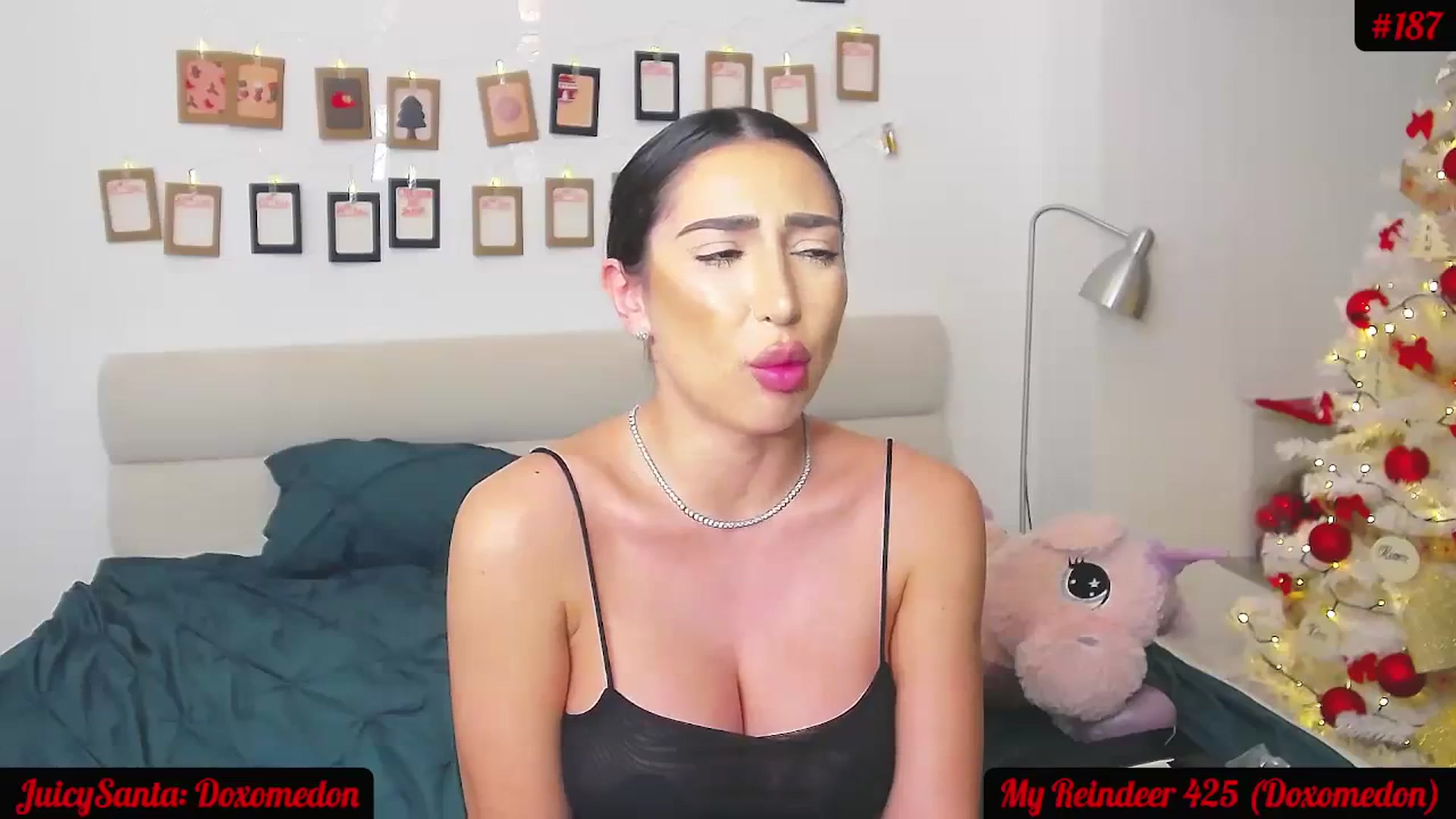 Gallery image thumbnail from JuicyJelly_'s myfreecams stream on, 12/16/2023, 20:48 image 2 of 20