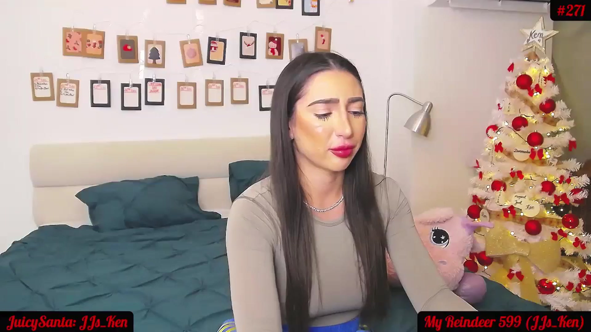 Gallery image thumbnail from JuicyJelly_'s myfreecams stream on, 12/22/2023, 16:57 image 7 of 20