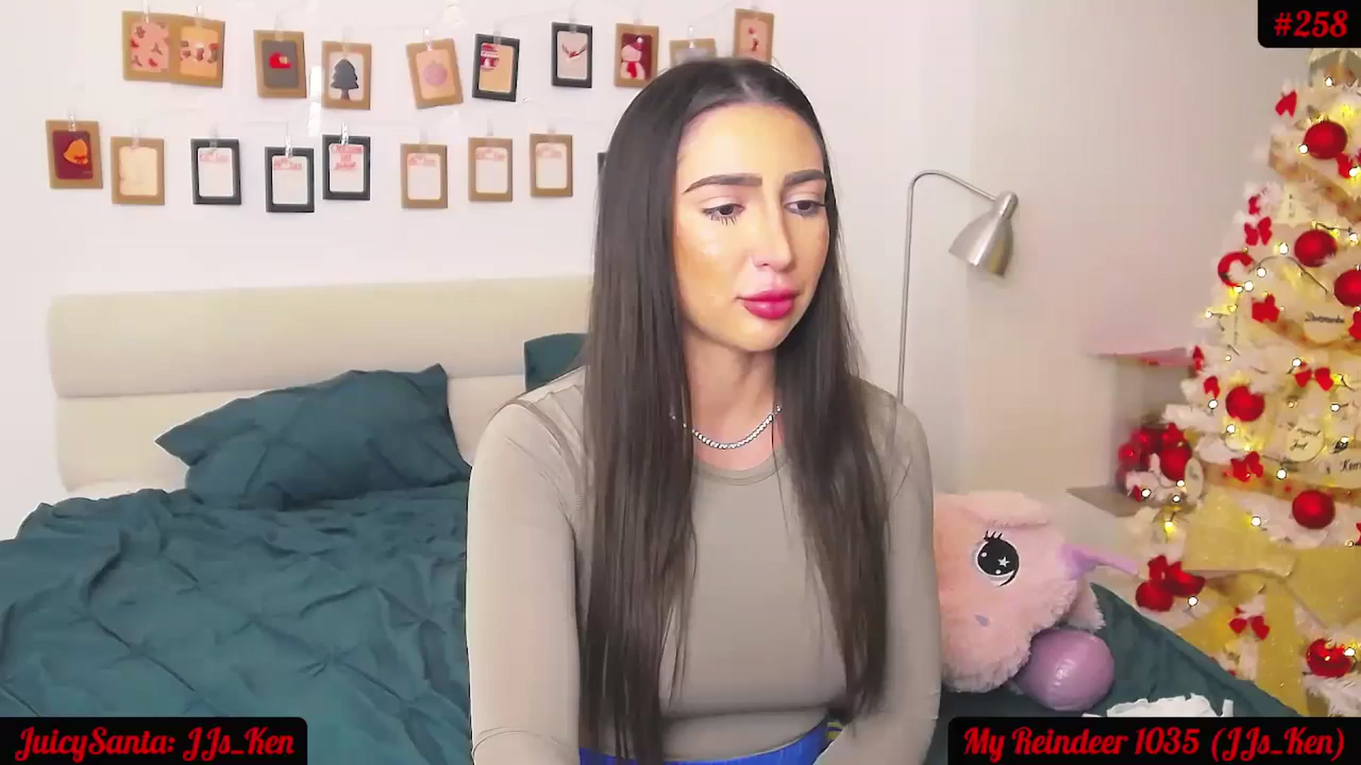 Gallery image thumbnail from JuicyJelly_'s myfreecams stream on, 12/22/2023, 17:23 image 4 of 20