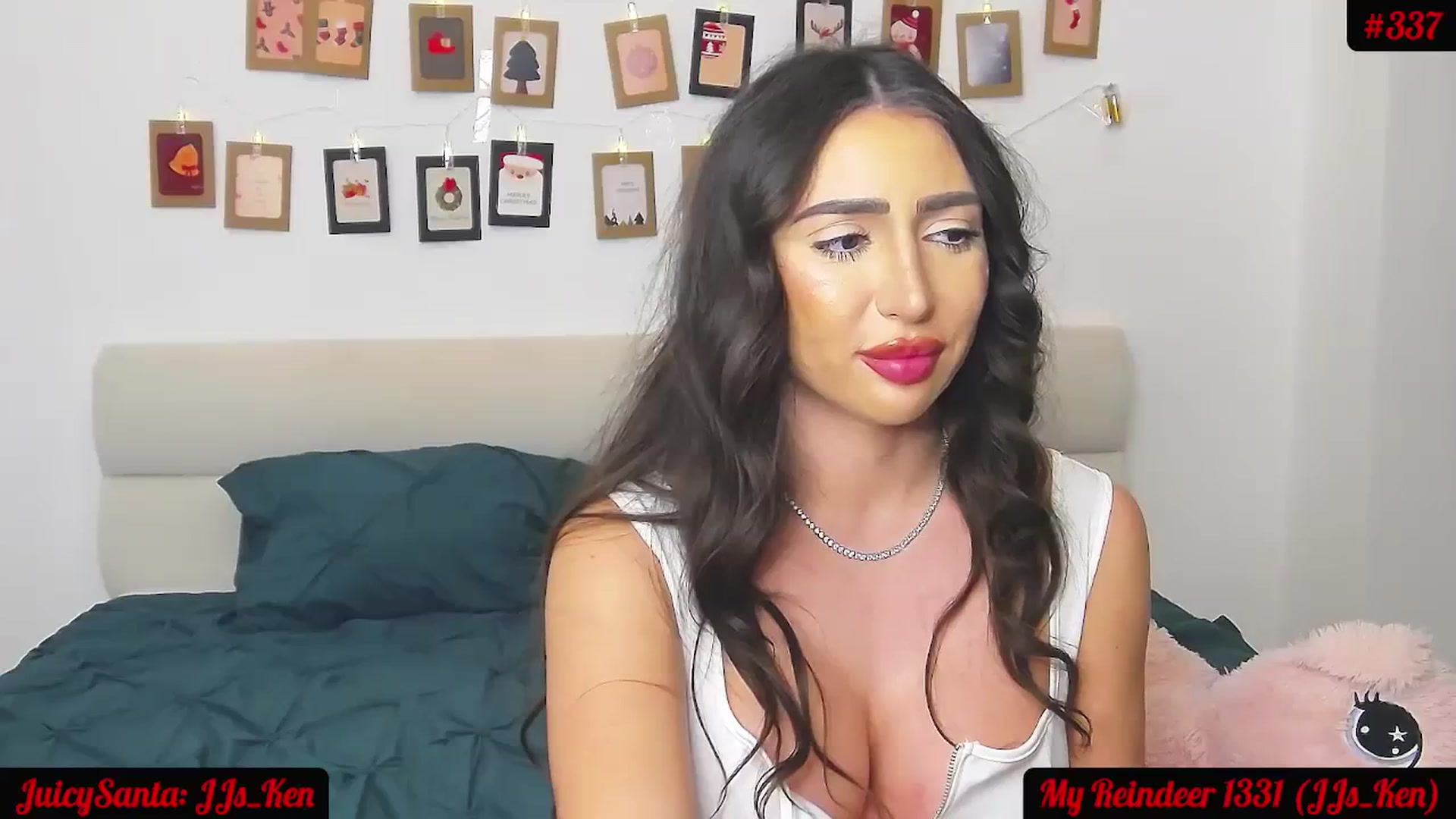 Gallery image thumbnail from JuicyJelly_'s myfreecams stream on, 12/28/2023, 20:16 image 17 of 20