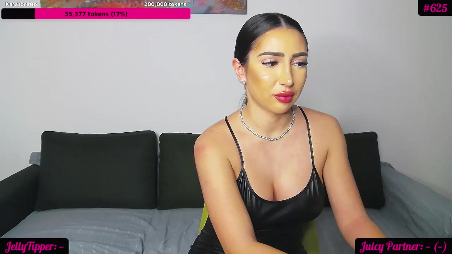 Gallery image thumbnail from JuicyJelly_'s myfreecams stream on, 01/24/2024, 17:45 image 14 of 20