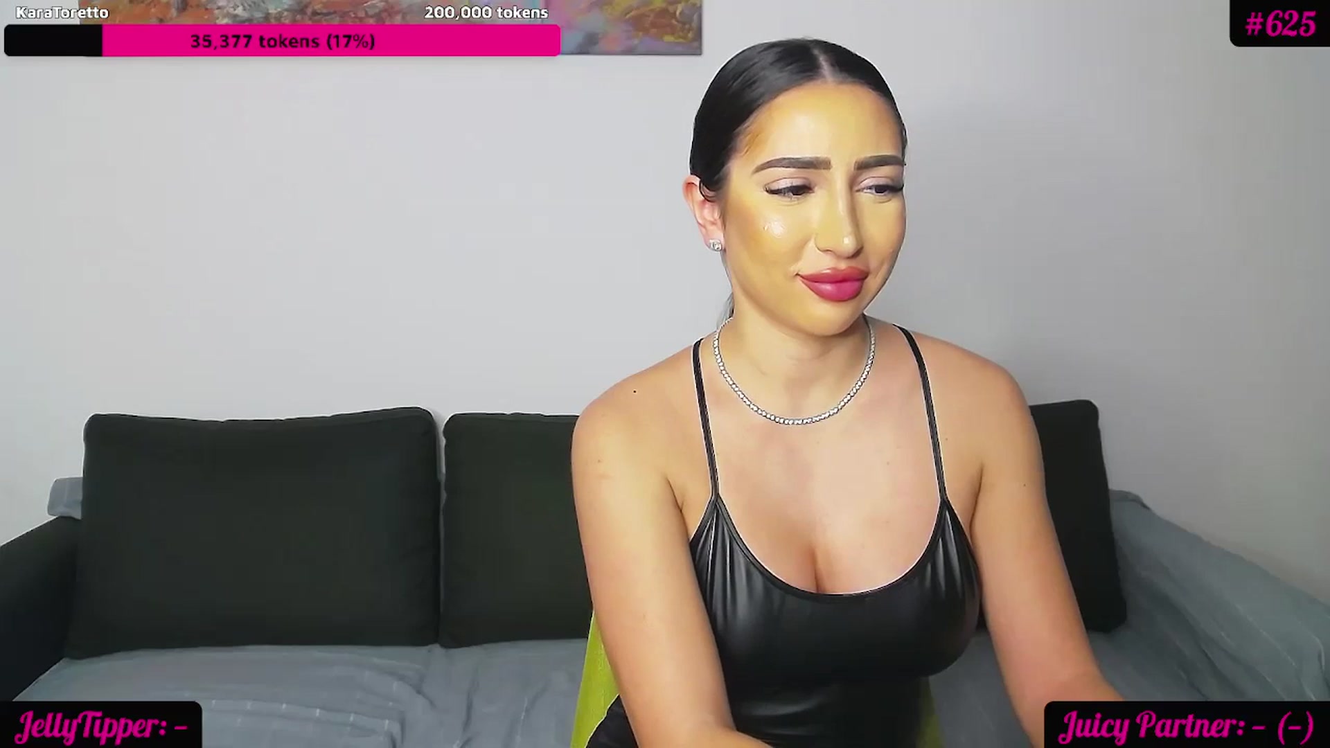 Gallery image thumbnail from JuicyJelly_'s myfreecams stream on, 01/24/2024, 17:45 image 4 of 20