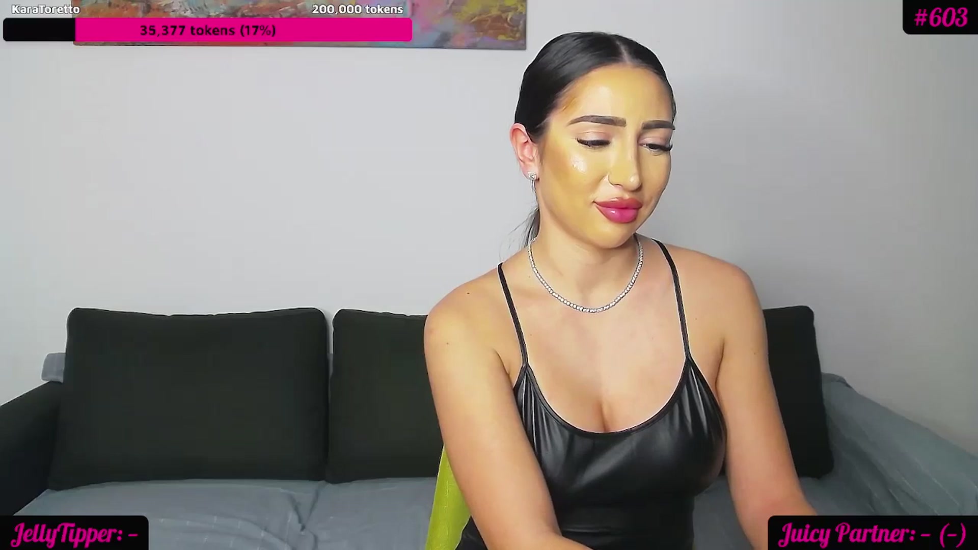 Gallery image thumbnail from JuicyJelly_'s myfreecams stream on, 01/24/2024, 19:34 image 3 of 20