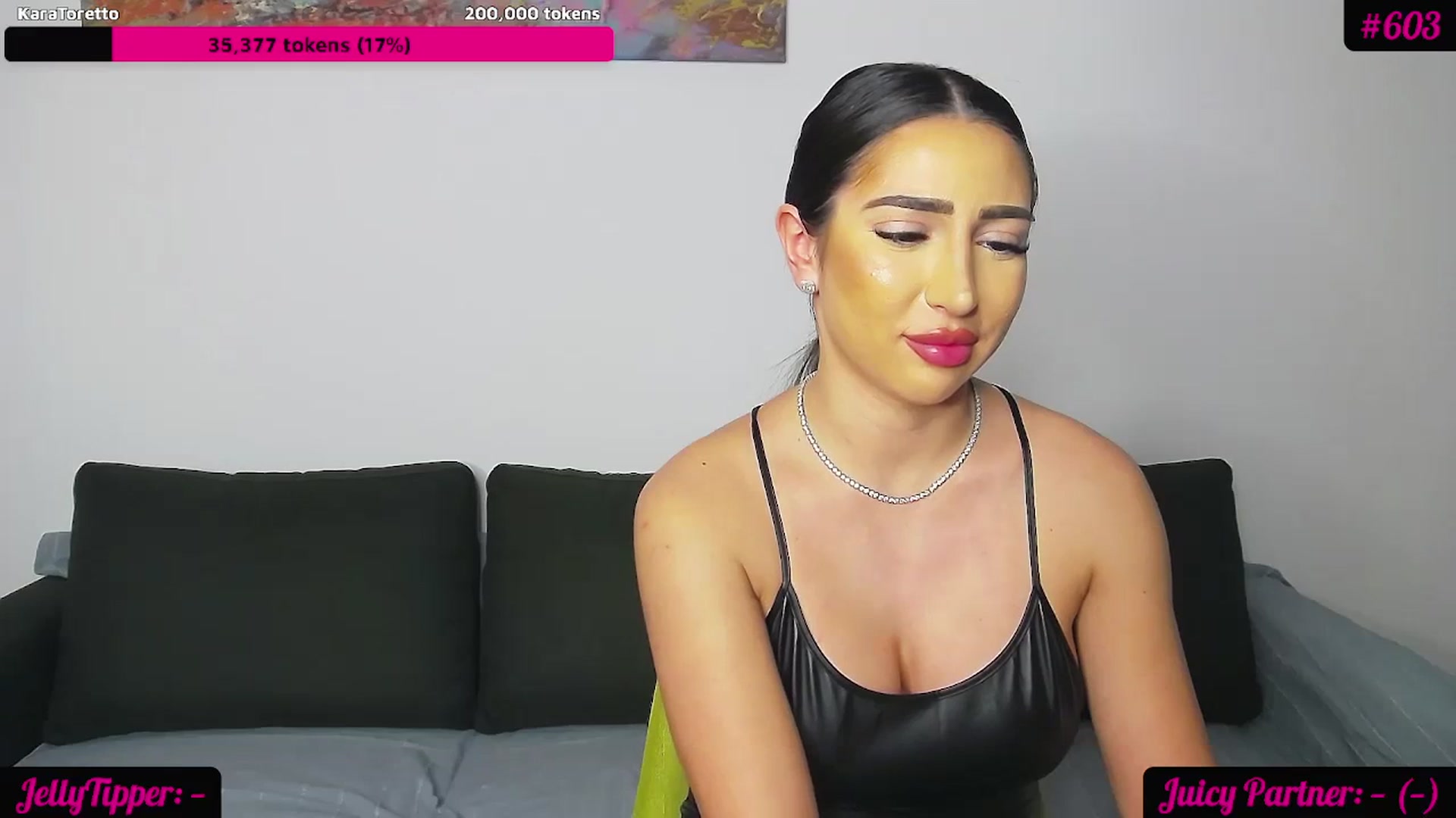 Gallery image thumbnail from JuicyJelly_'s myfreecams stream on, 01/24/2024, 19:34 image 13 of 20
