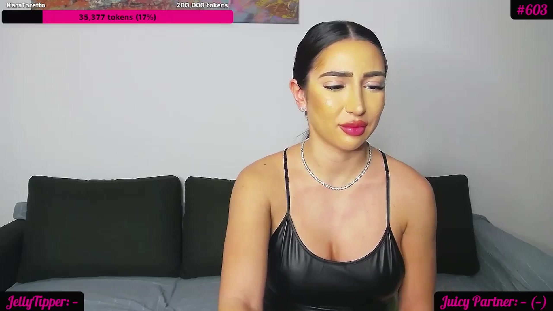 Gallery image thumbnail from JuicyJelly_'s myfreecams stream on, 01/24/2024, 19:34 image 14 of 20