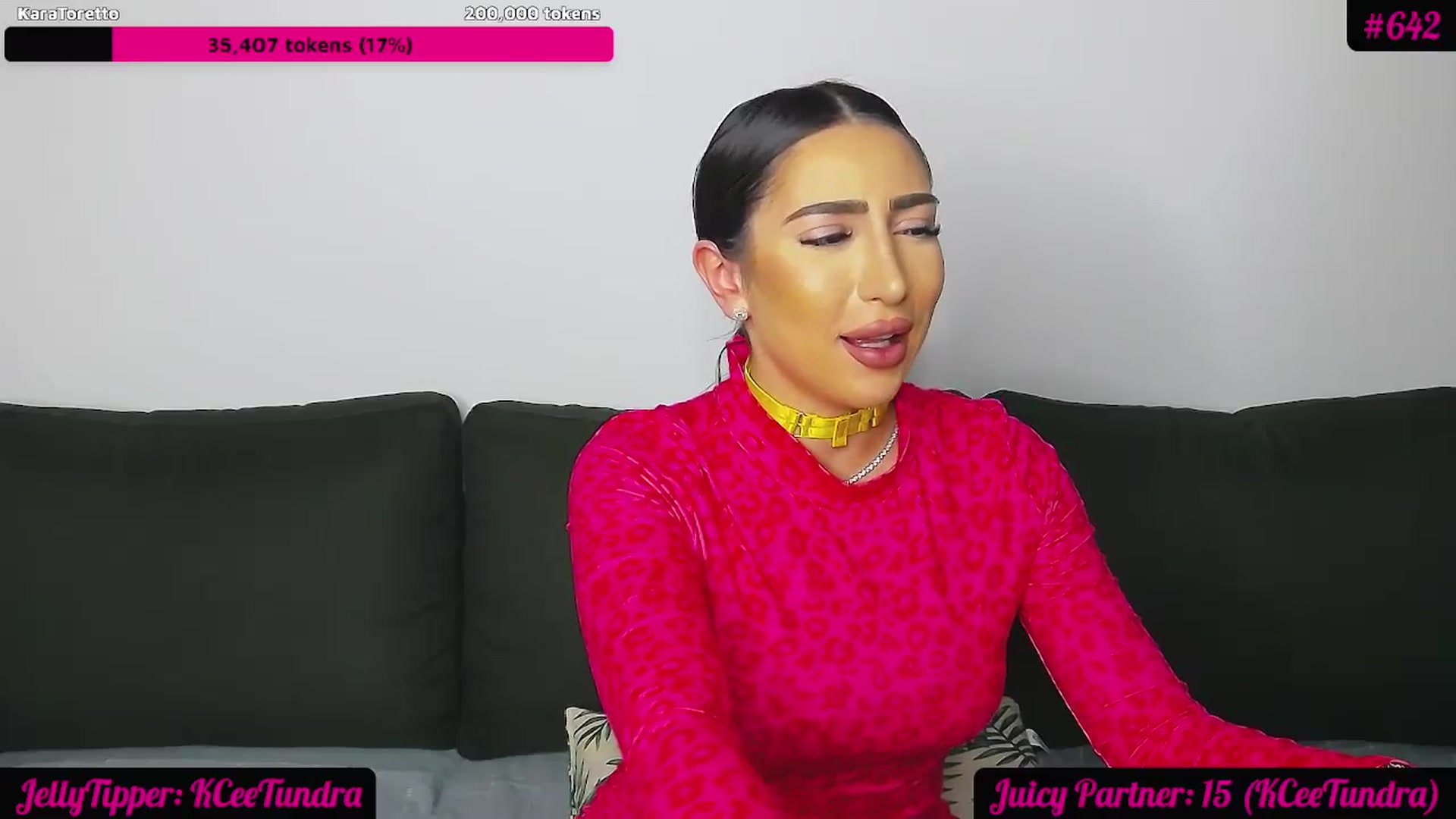 Gallery image thumbnail from JuicyJelly_'s myfreecams stream on, 01/25/2024, 18:28 image 7 of 20