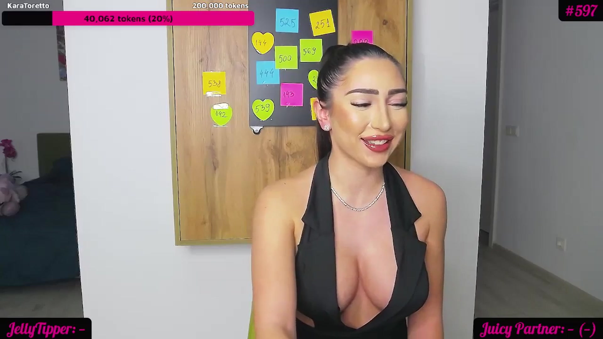 Gallery image thumbnail from JuicyJelly_'s myfreecams stream on, 01/26/2024, 16:35 image 13 of 20