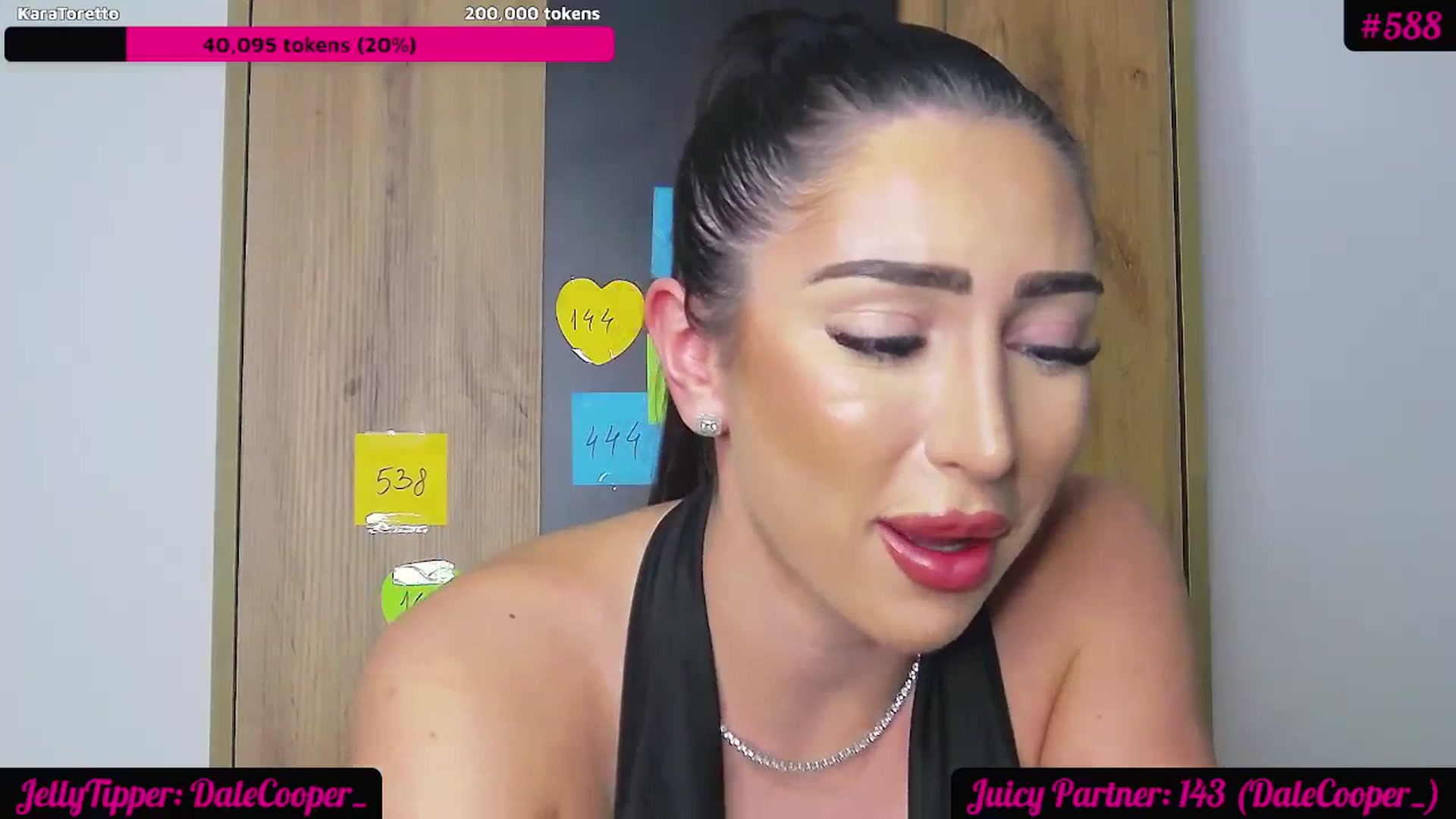 Gallery image thumbnail from JuicyJelly_'s myfreecams stream on, 01/26/2024, 19:45 image 14 of 20