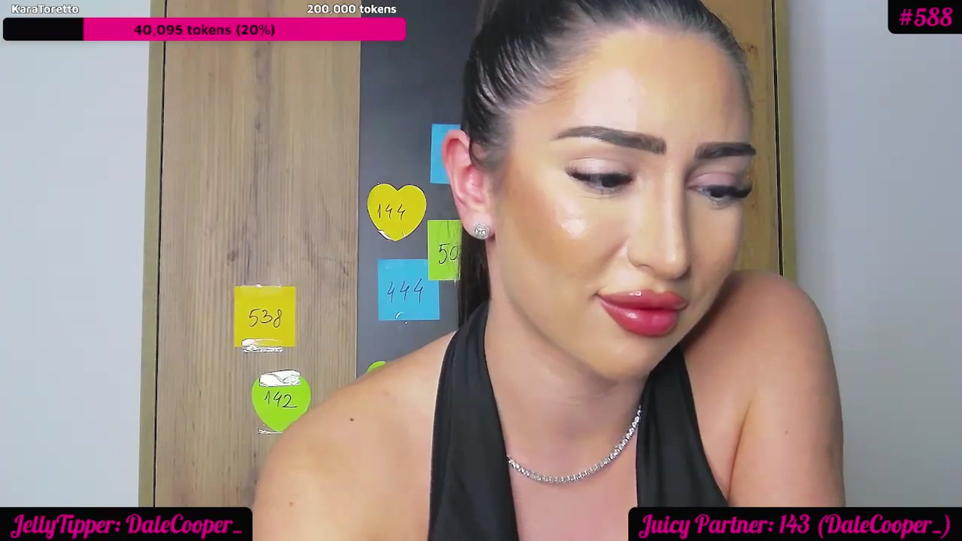 Gallery image thumbnail from JuicyJelly_'s myfreecams stream on, 01/26/2024, 19:45 image 15 of 20