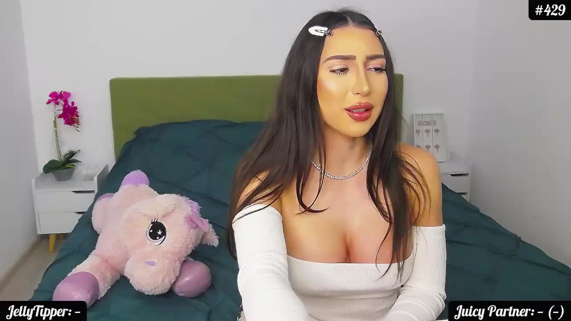 Gallery image thumbnail from JuicyJelly_'s myfreecams stream on, 02/20/2024, 17:08 image 2 of 20