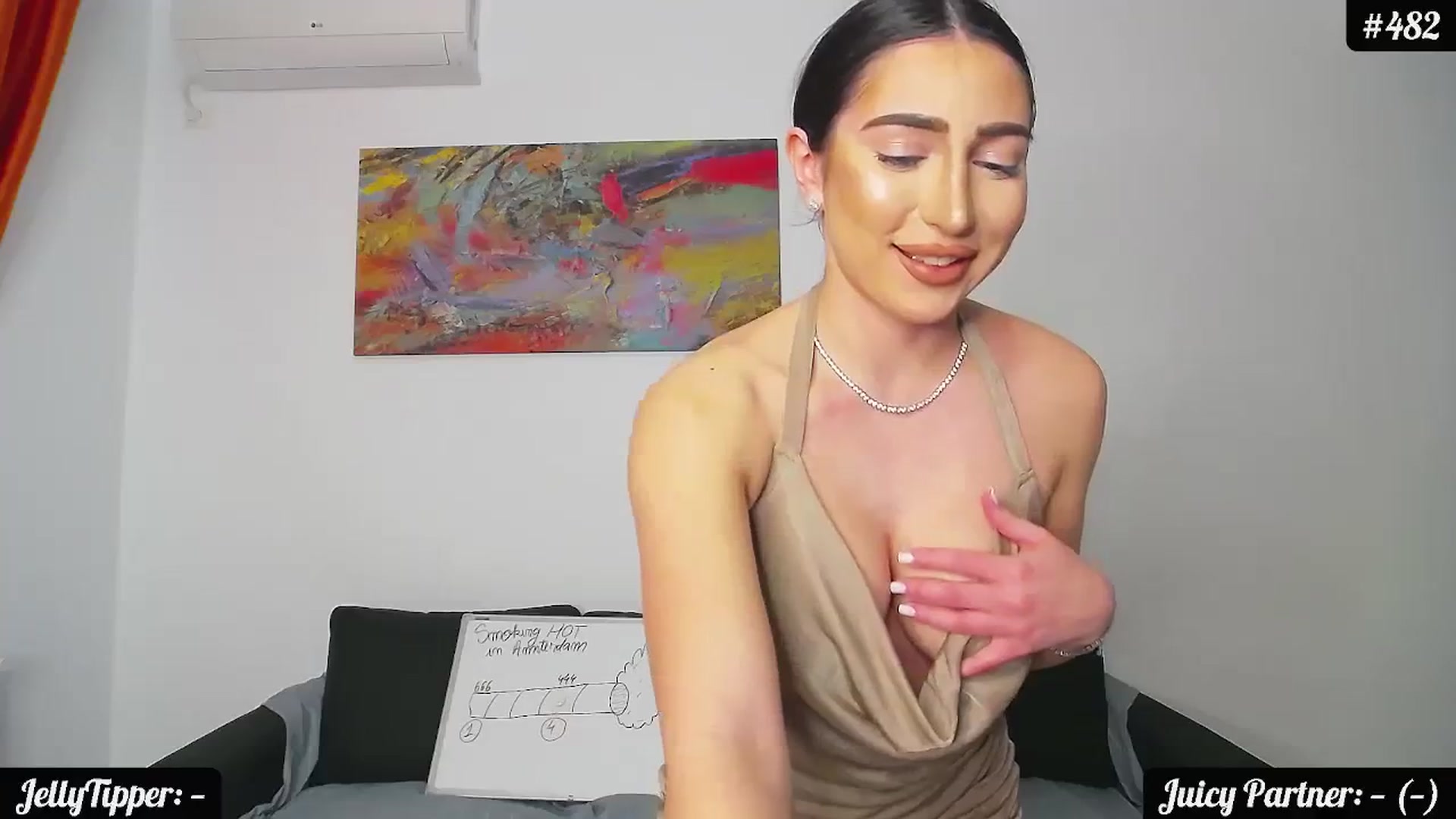 Gallery image thumbnail from JuicyJelly_'s myfreecams stream on, 02/26/2024, 17:54 image 4 of 20