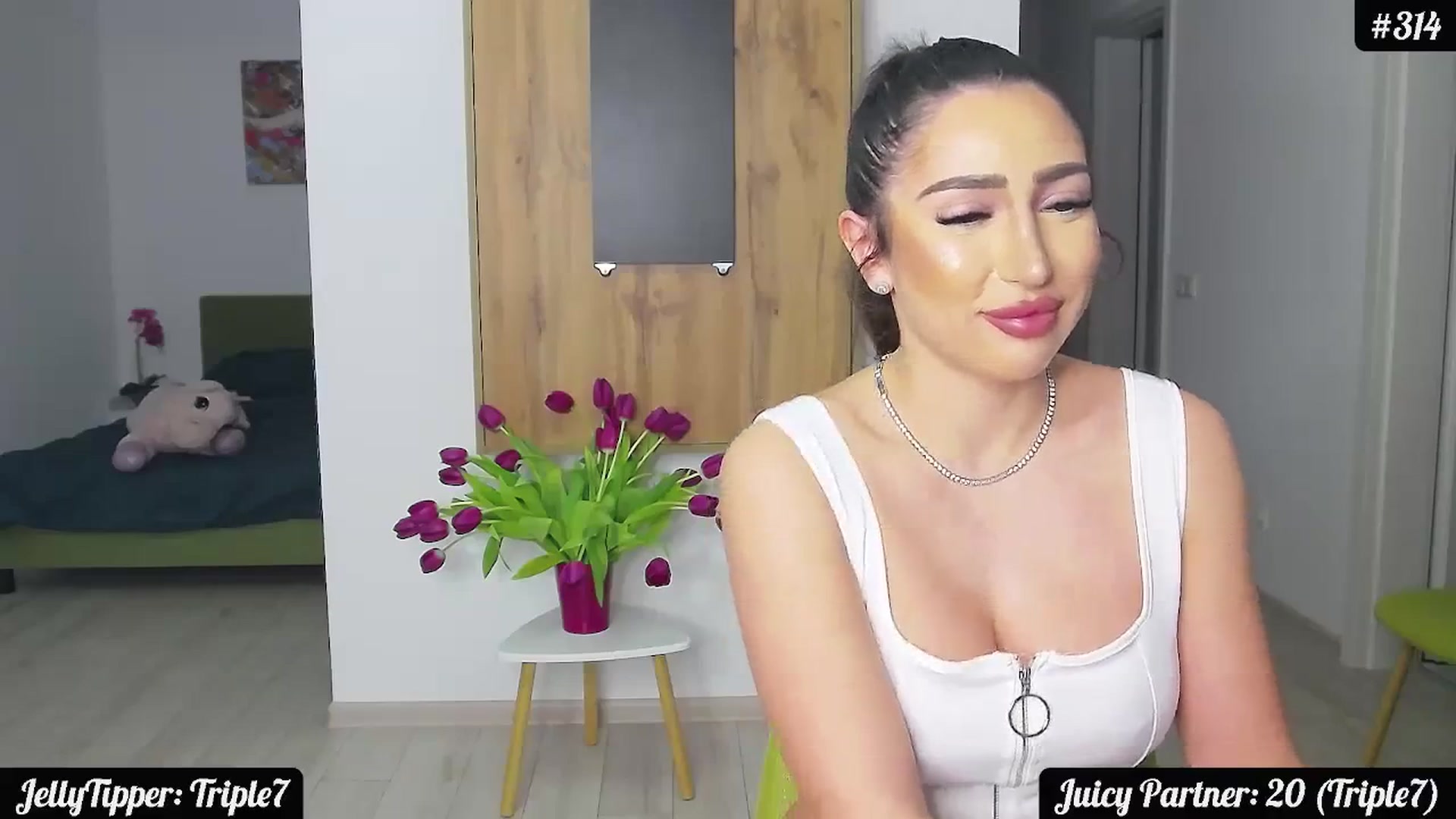 Gallery image thumbnail from JuicyJelly_'s myfreecams stream on, 03/02/2024, 16:52 image 8 of 20
