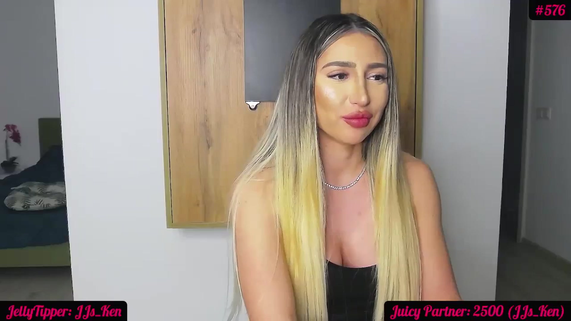 Gallery image thumbnail from JuicyJelly_'s myfreecams stream on, 03/21/2024, 20:37 image 9 of 20