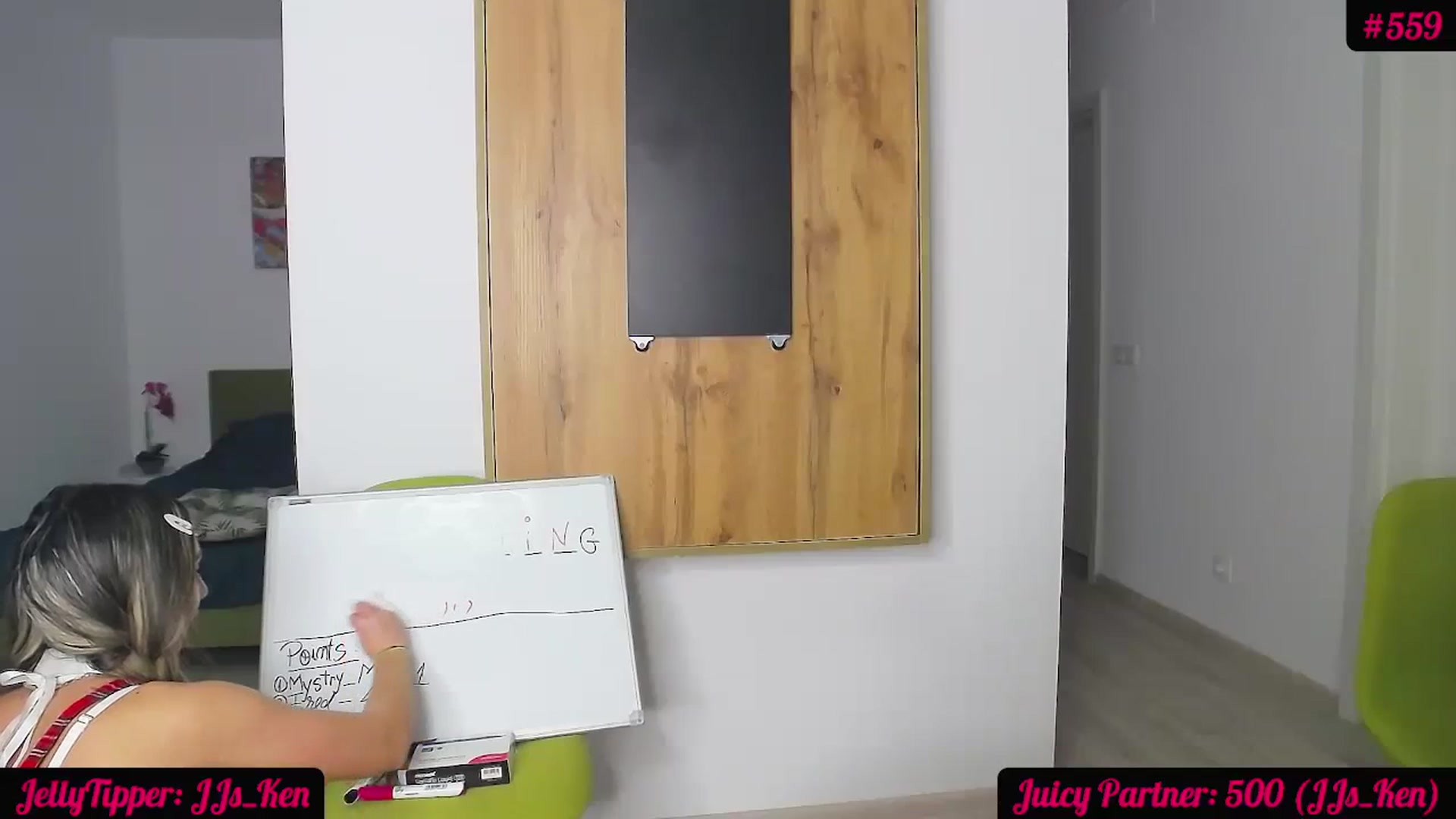 Gallery image thumbnail from JuicyJelly_'s myfreecams stream on, 03/22/2024, 20:50 image 14 of 20