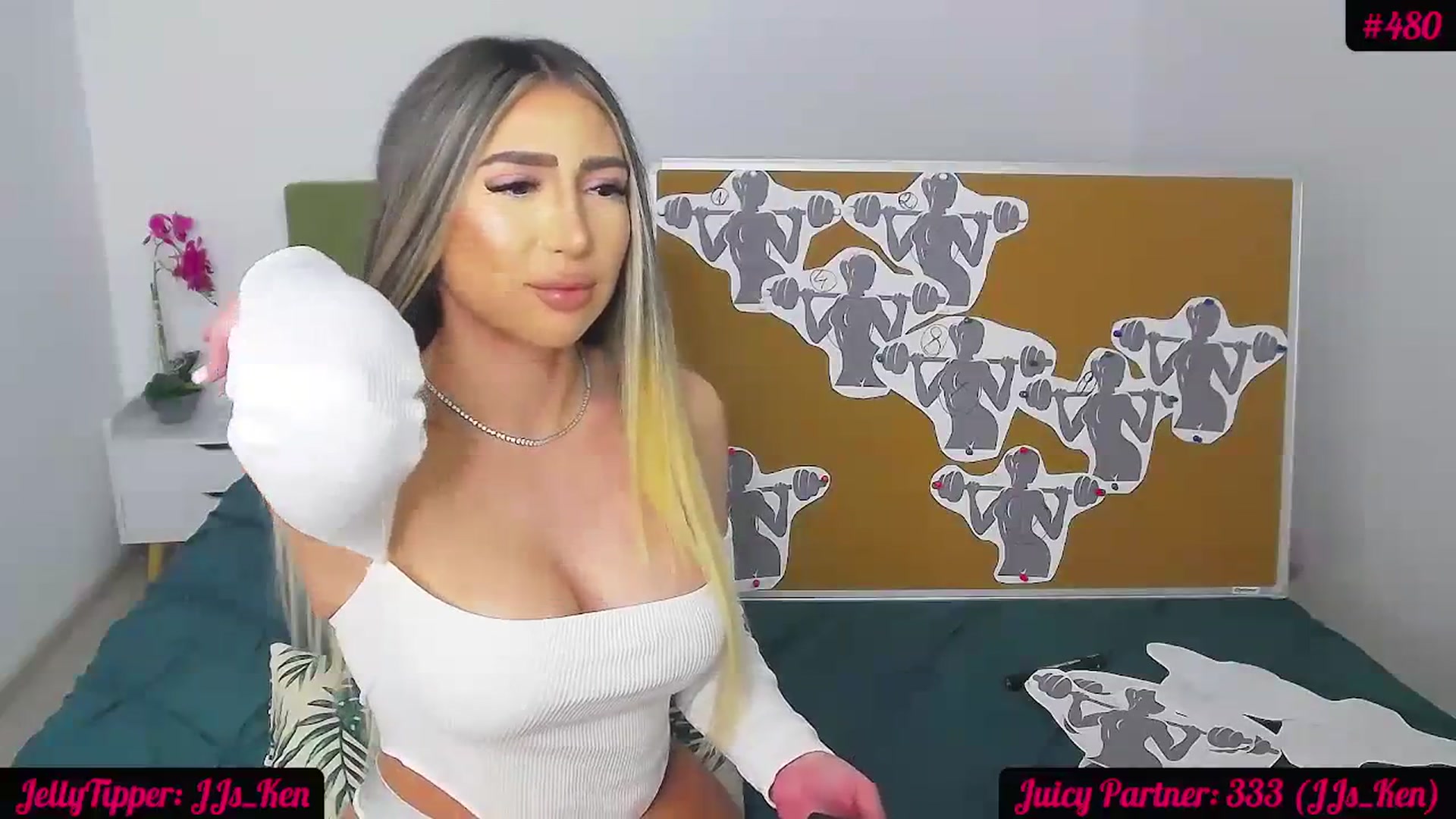 Gallery image thumbnail from JuicyJelly_'s myfreecams stream on, 03/29/2024, 18:07 image 9 of 20