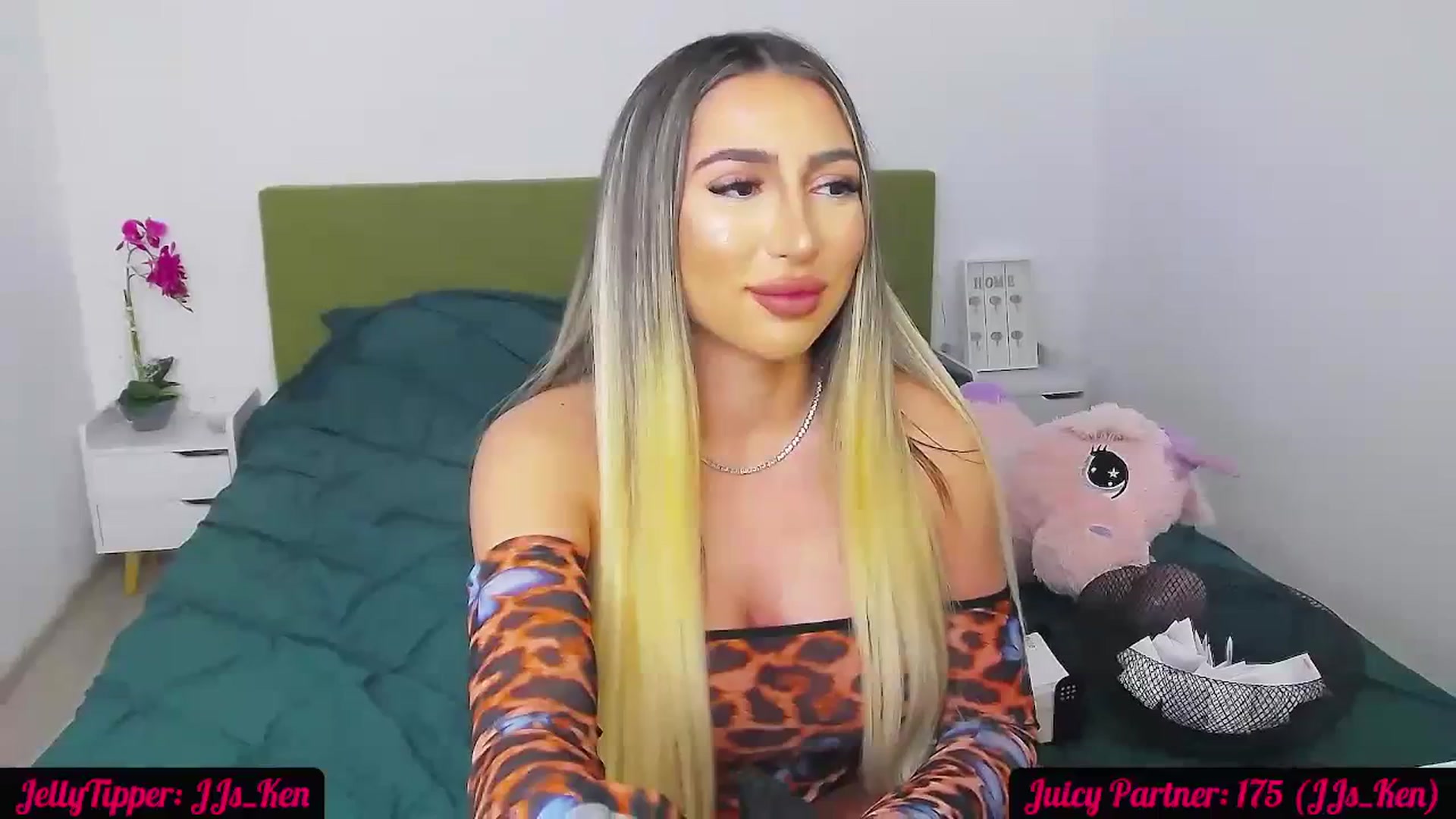 Gallery image thumbnail from JuicyJelly_'s myfreecams stream on, 04/09/2024, 19:30 image 13 of 20