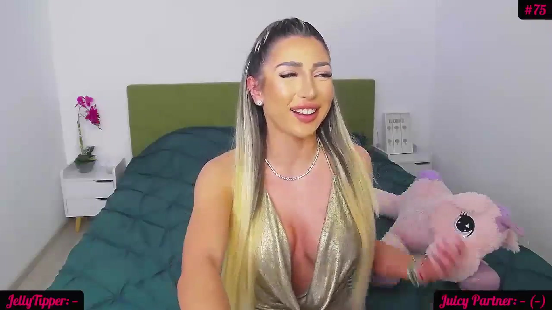 Gallery image thumbnail from JuicyJelly_'s myfreecams stream on, 04/11/2024, 16:41 image 4 of 20
