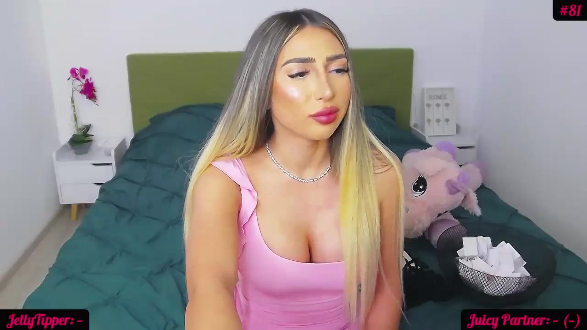 Gallery image thumbnail from JuicyJelly_'s myfreecams stream on, 04/13/2024, 16:20 image 5 of 20