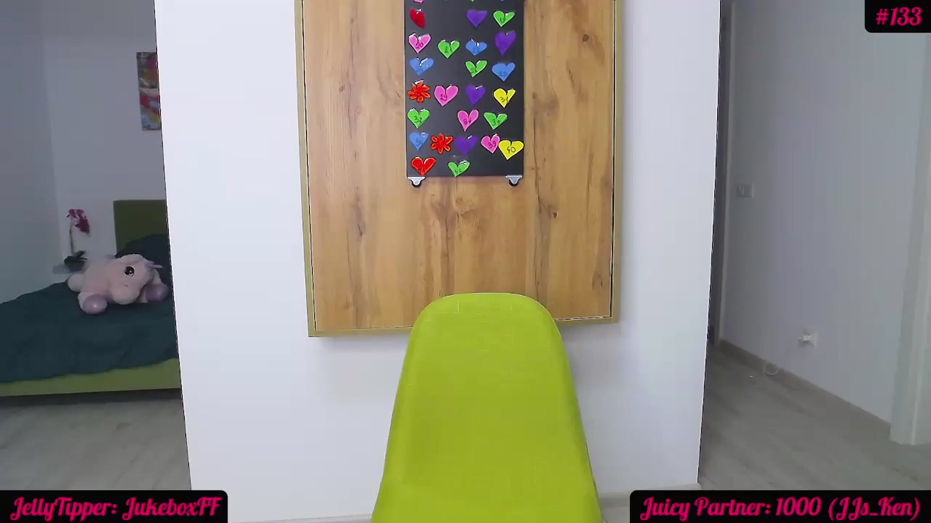 Gallery image thumbnail from JuicyJelly_'s myfreecams stream on, 04/20/2024, 17:10 image 14 of 20