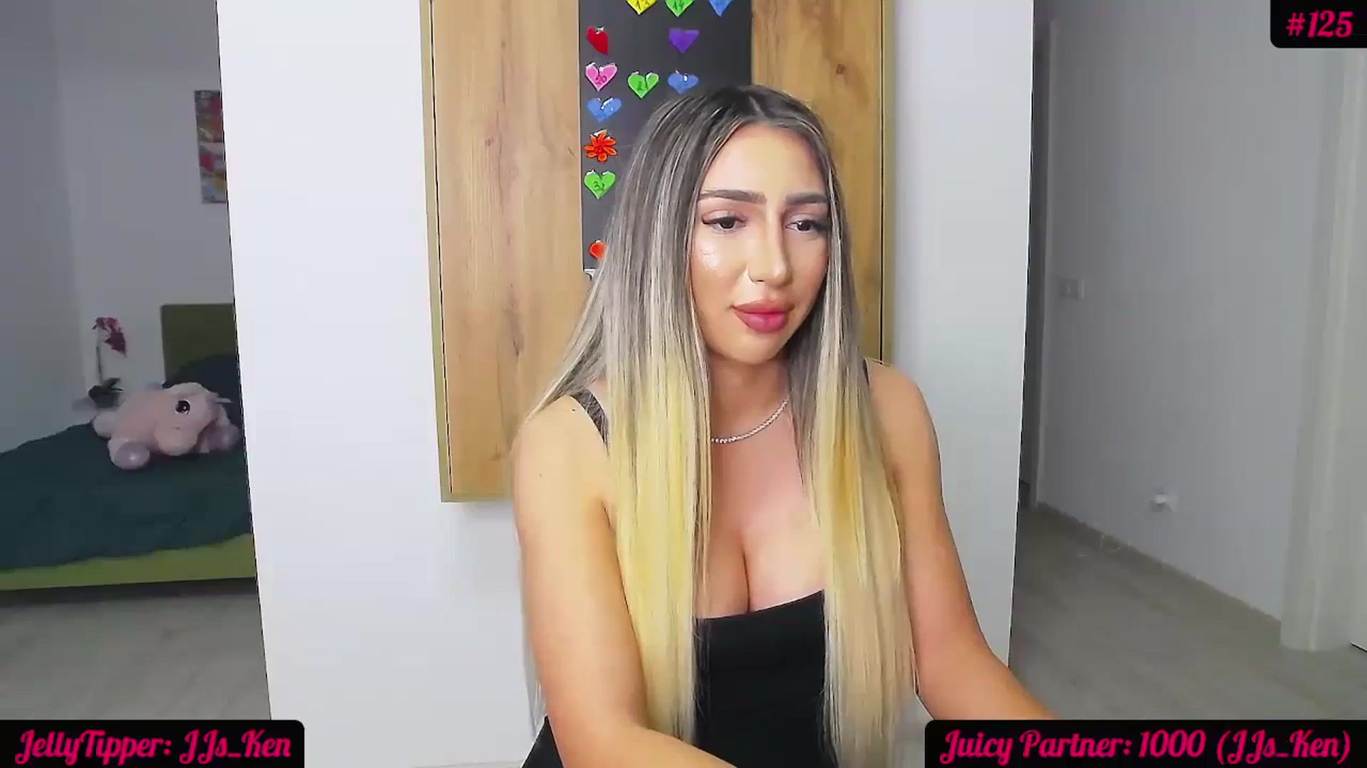 Gallery image thumbnail from JuicyJelly_'s myfreecams stream on, 04/20/2024, 18:56 image 11 of 20