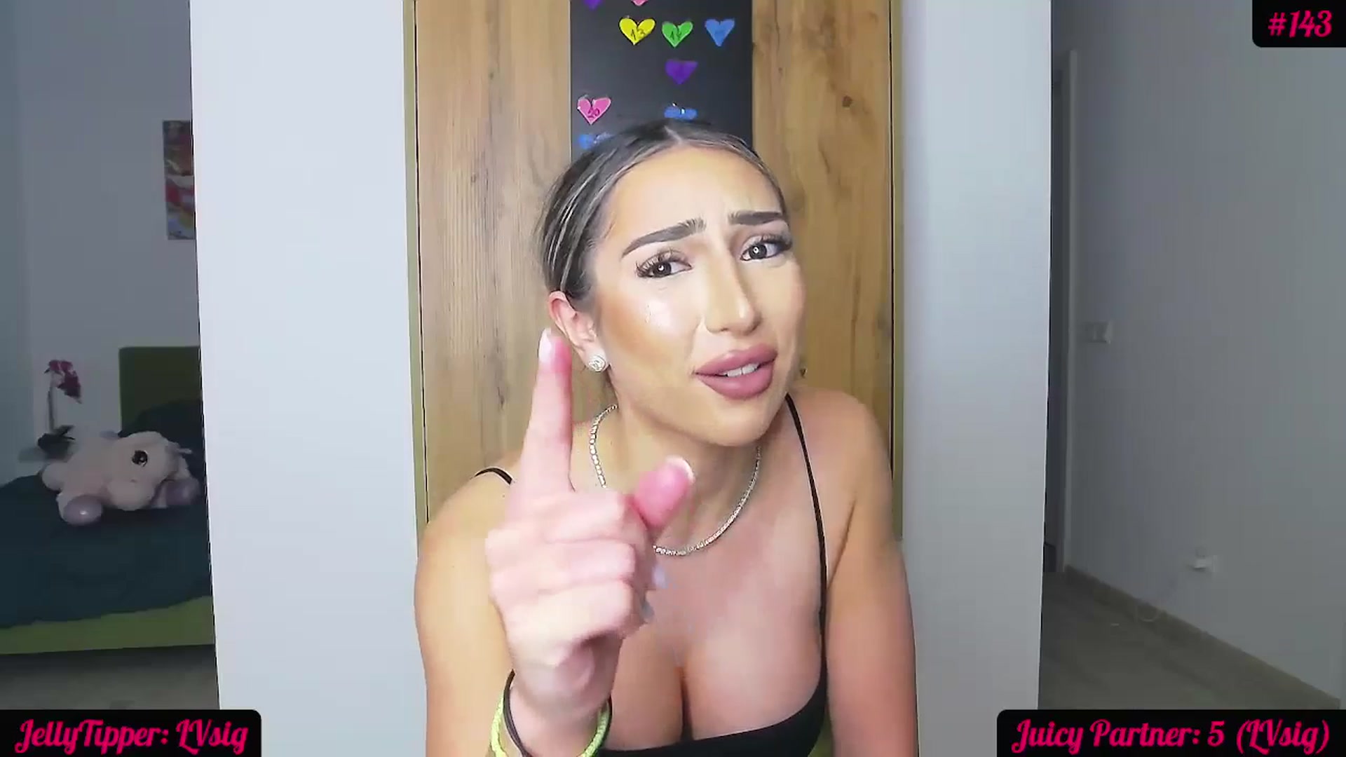 Gallery image thumbnail from JuicyJelly_'s myfreecams stream on, 04/22/2024, 17:23 image 17 of 20