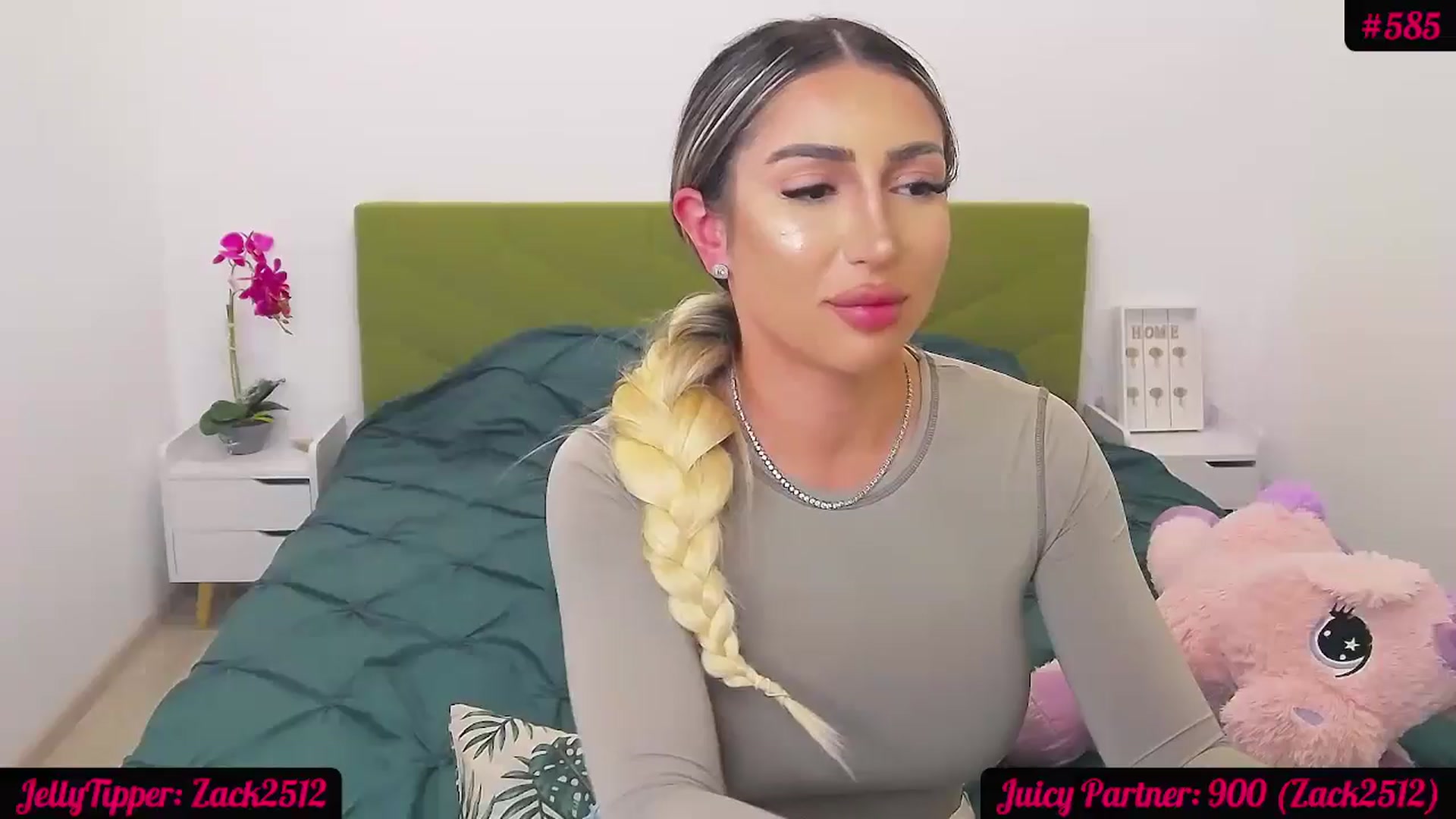 Gallery image thumbnail from JuicyJelly_'s myfreecams stream on, 05/15/2024, 19:27 image 2 of 20