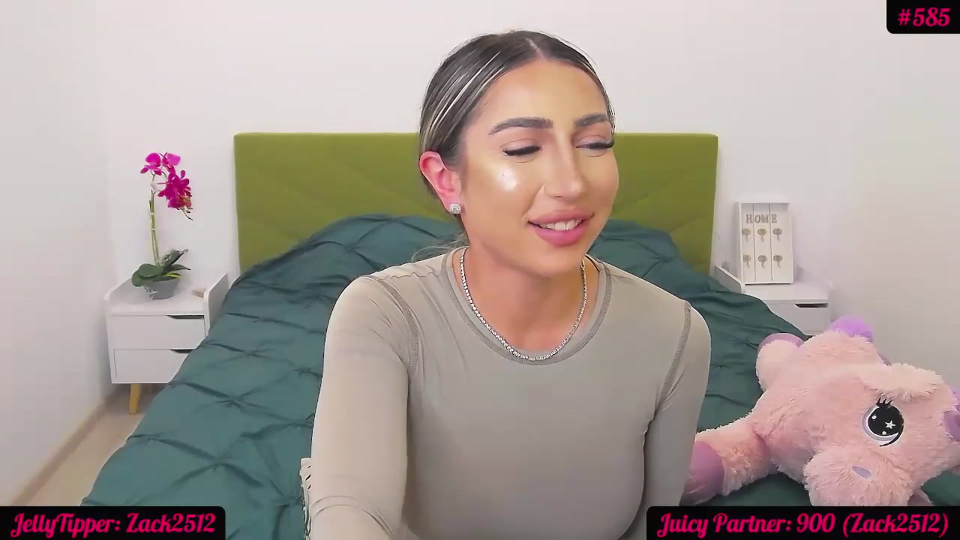 Gallery image thumbnail from JuicyJelly_'s myfreecams stream on, 05/15/2024, 19:27 image 20 of 20
