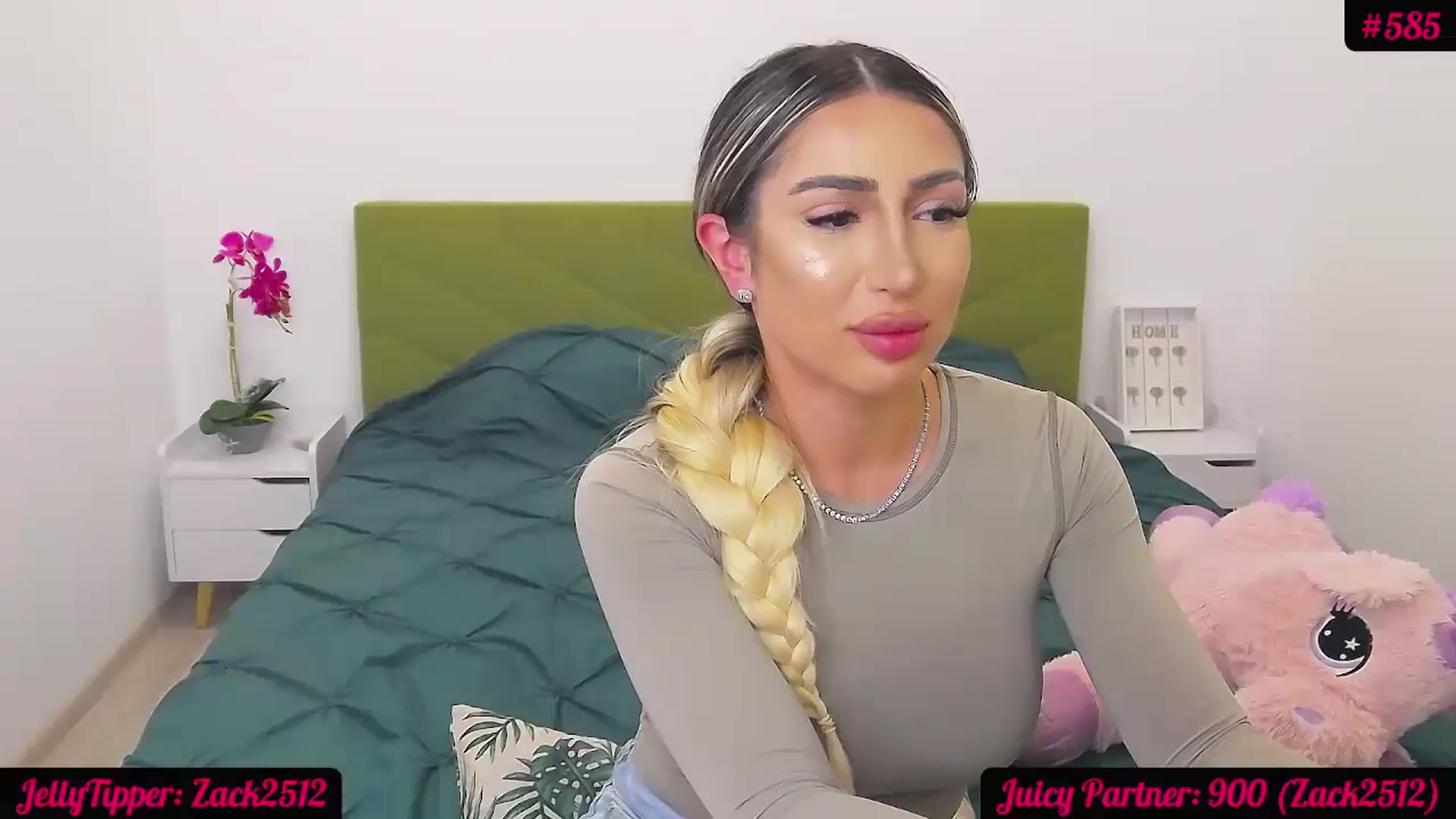 Gallery image thumbnail from JuicyJelly_'s myfreecams stream on, 05/15/2024, 19:27 image 8 of 20