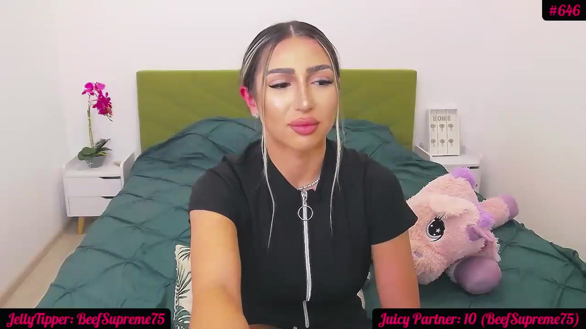 Gallery image thumbnail from JuicyJelly_'s myfreecams stream on, 05/16/2024, 17:53 image 20 of 20