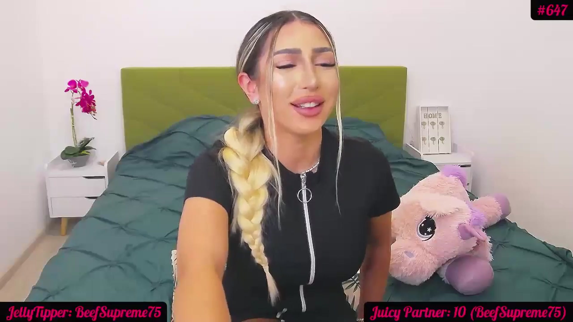 Gallery image thumbnail from JuicyJelly_'s myfreecams stream on, 05/16/2024, 17:53 image 3 of 20