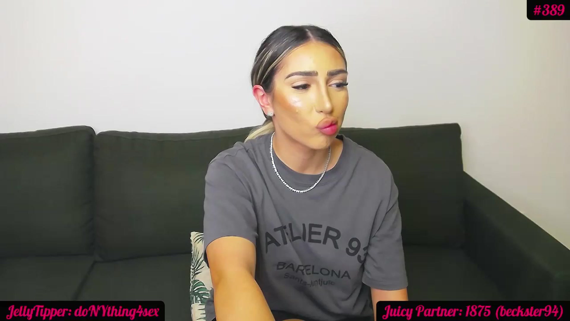 Gallery image thumbnail from JuicyJelly_'s myfreecams stream on, 05/21/2024, 19:51 image 2 of 20
