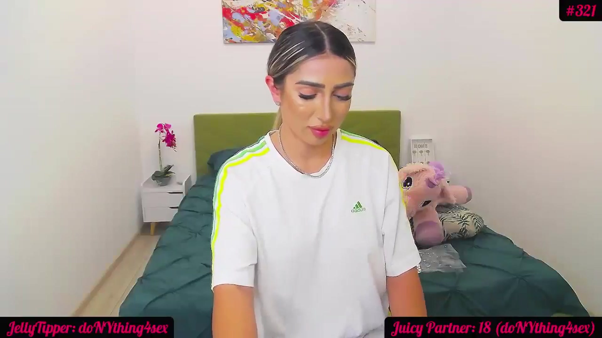 Gallery image thumbnail from JuicyJelly_'s myfreecams stream on, 05/25/2024, 19:11 image 19 of 20