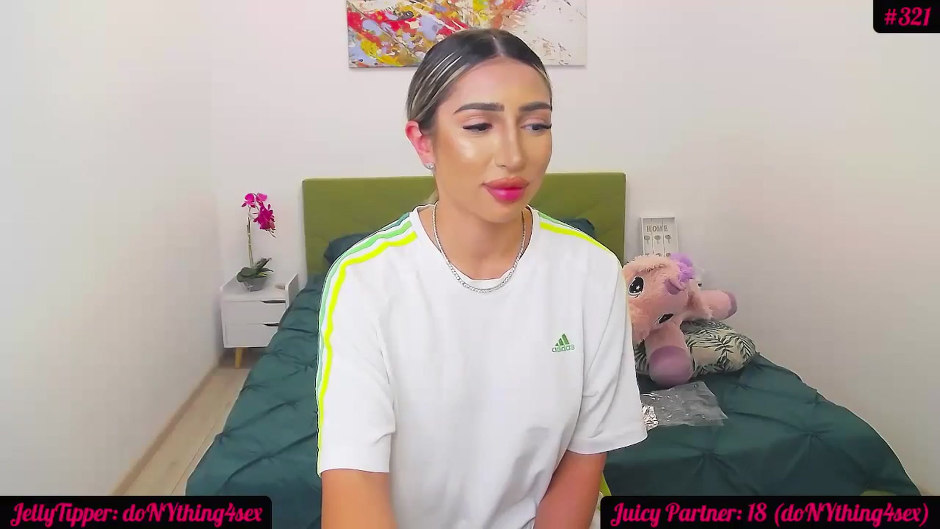 Gallery image thumbnail from JuicyJelly_'s myfreecams stream on, 05/25/2024, 19:11 image 20 of 20