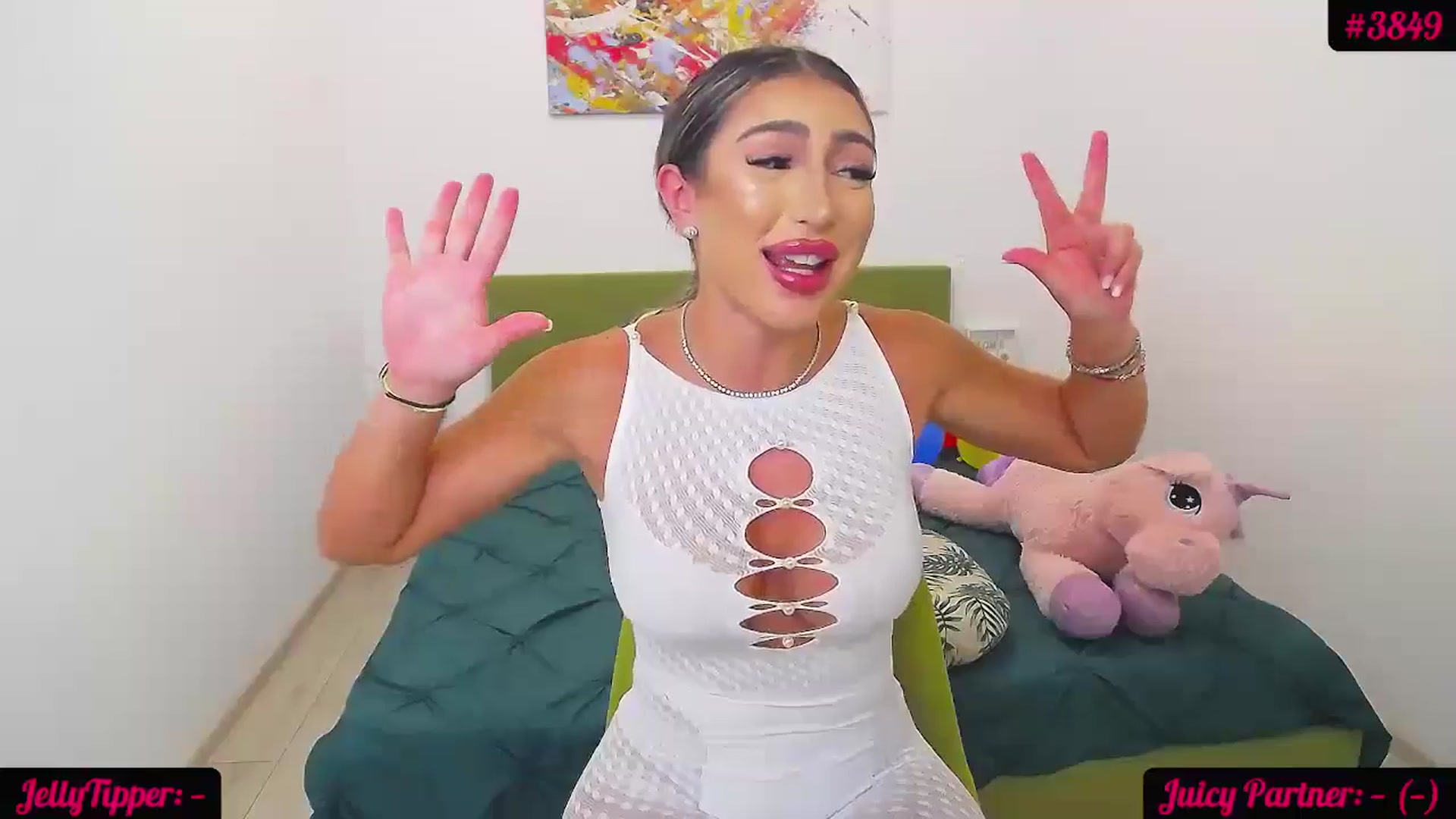 Gallery image thumbnail from JuicyJelly_'s myfreecams stream on, 06/10/2024, 19:39 image 7 of 20