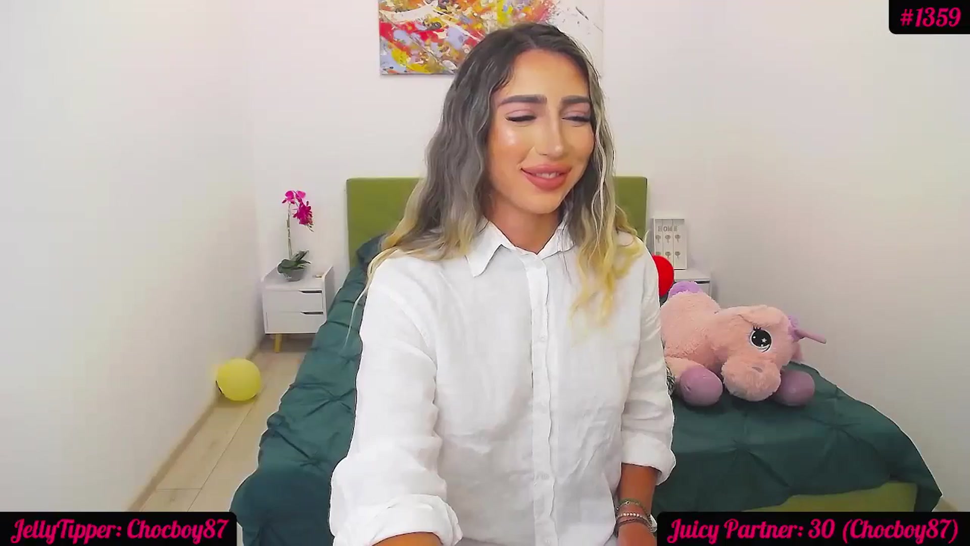 Gallery image thumbnail from JuicyJelly_'s myfreecams stream on, 06/13/2024, 16:13 image 16 of 20