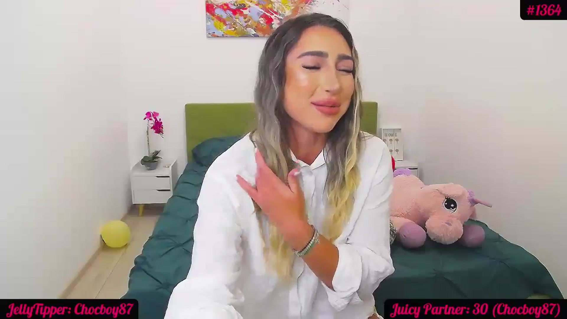 Gallery image thumbnail from JuicyJelly_'s myfreecams stream on, 06/13/2024, 16:13 image 13 of 20