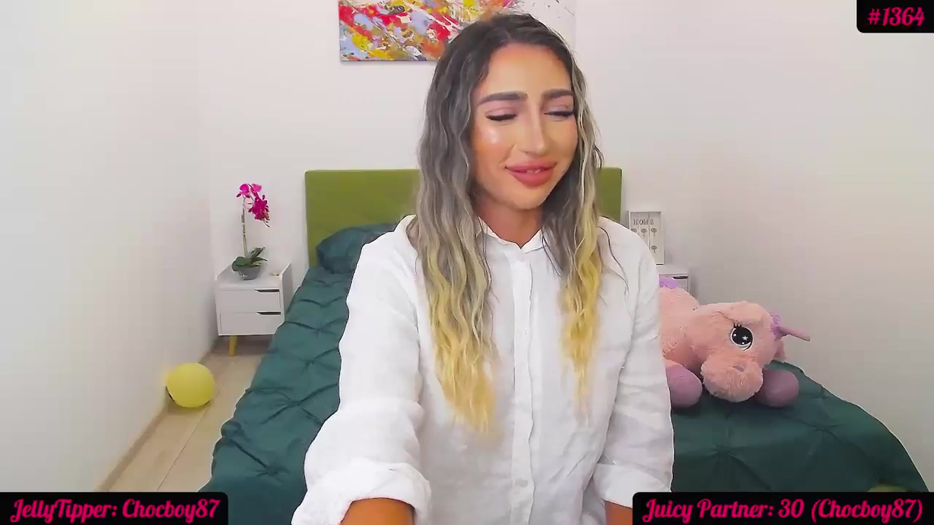 Gallery image thumbnail from JuicyJelly_'s myfreecams stream on, 06/13/2024, 16:13 image 12 of 20