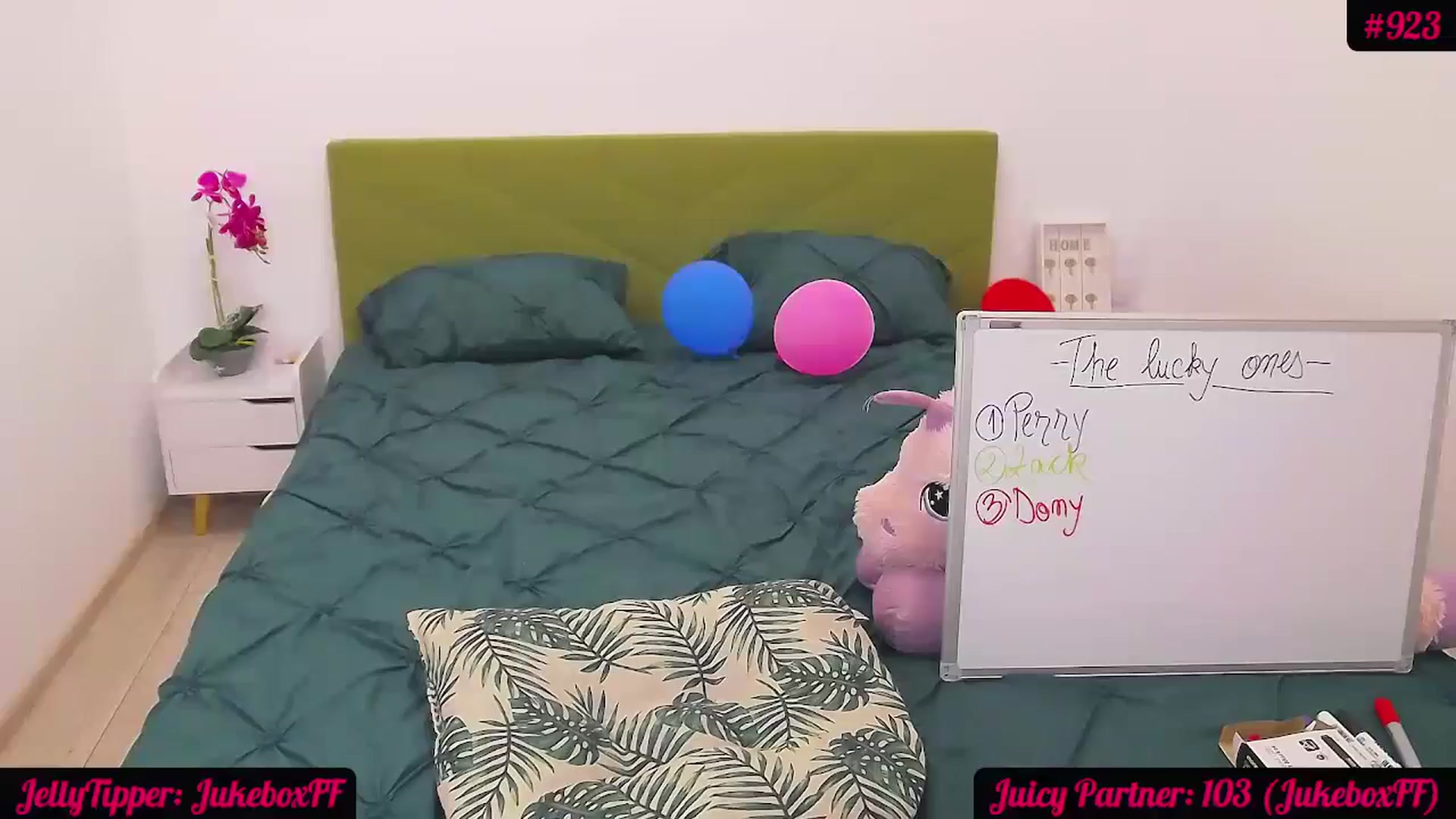 Gallery image thumbnail from JuicyJelly_'s myfreecams stream on, 06/21/2024, 16:25 image 11 of 20