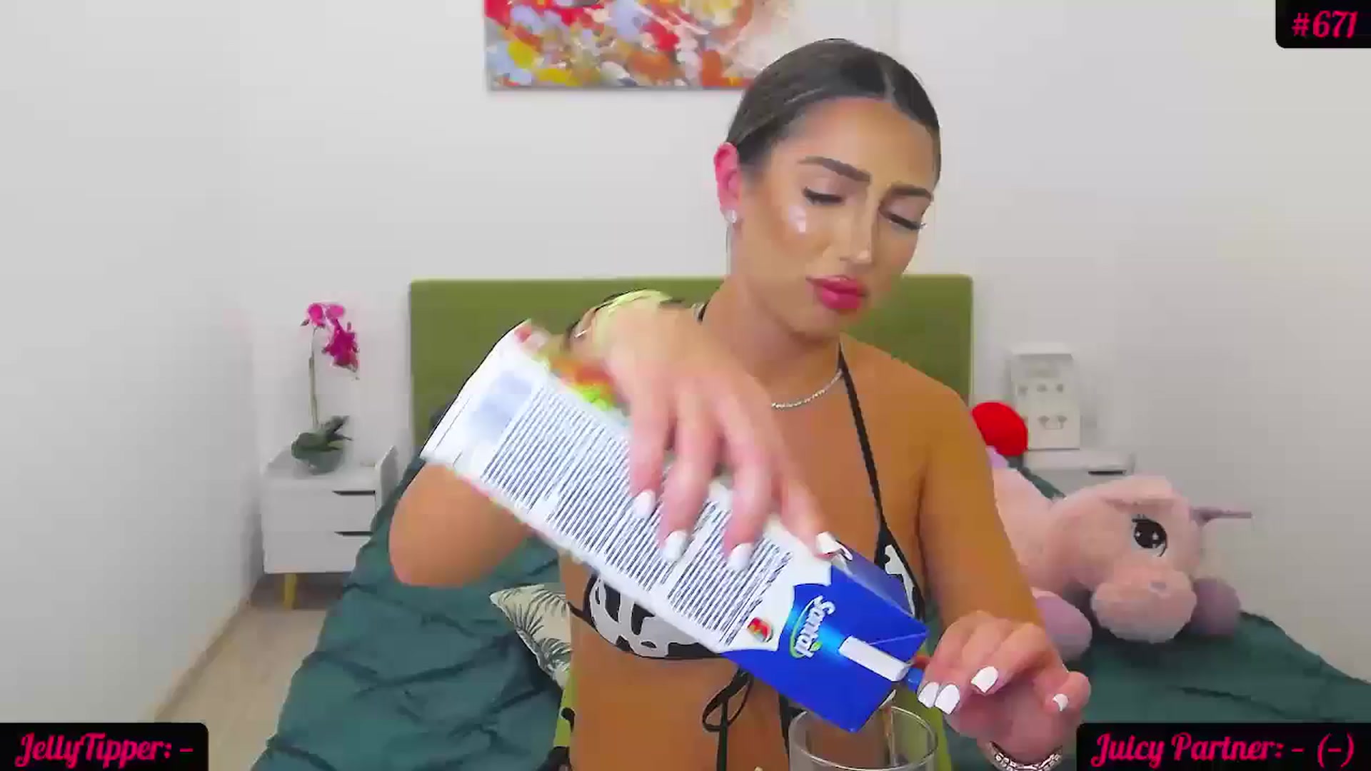 Gallery image thumbnail from JuicyJelly_'s myfreecams stream on, 06/29/2024, 19:19 image 1 of 20