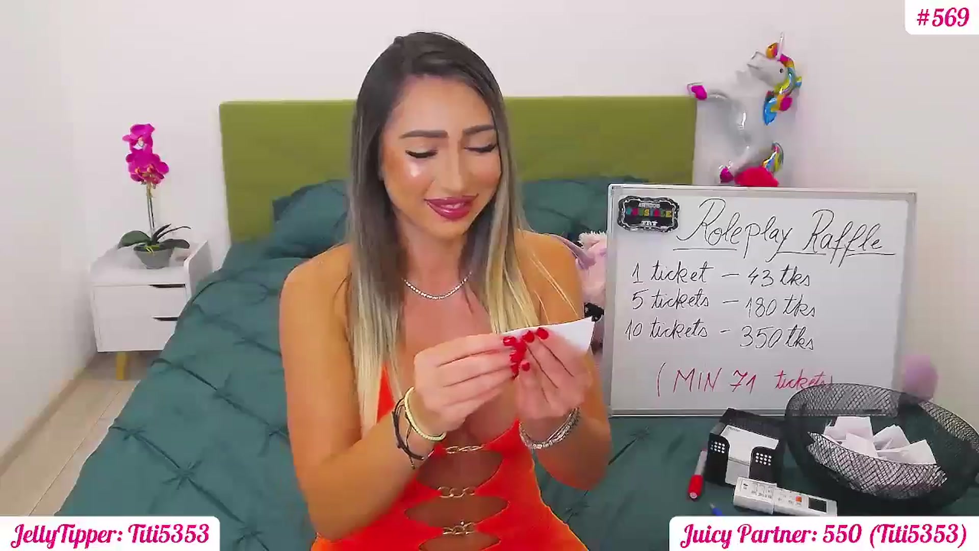 Gallery image thumbnail from JuicyJelly_'s myfreecams stream on, 08/11/2024, 15:57 image 16 of 20