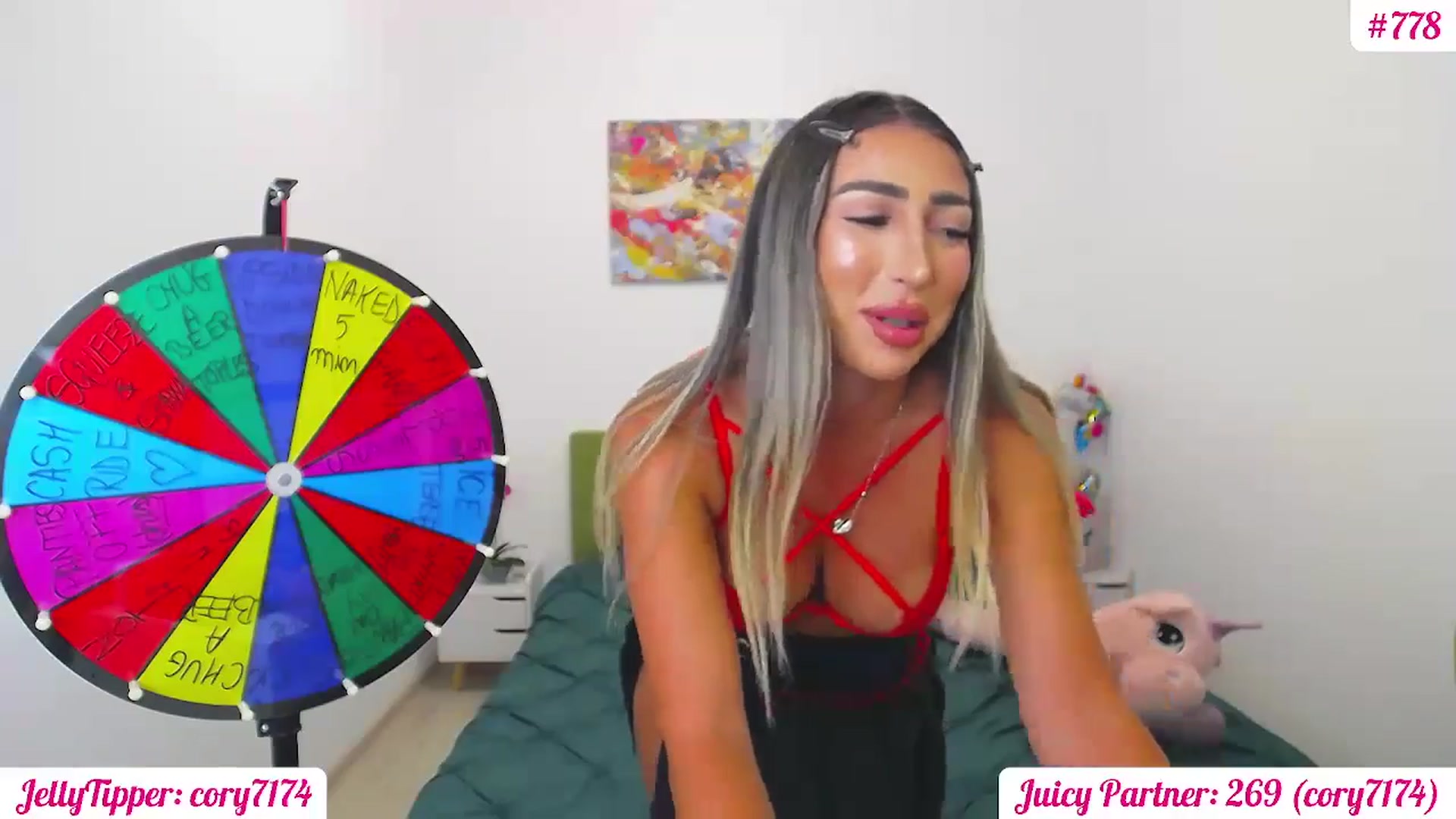 Gallery image thumbnail from JuicyJelly_'s myfreecams stream on, 08/25/2024, 18:23 image 16 of 20