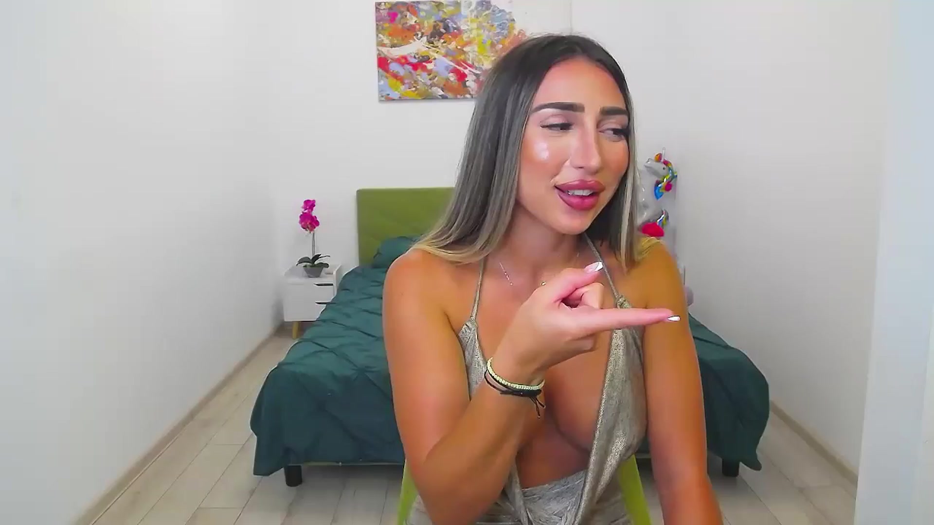 Gallery image thumbnail from JuicyJelly_'s myfreecams stream on, 08/31/2024, 20:00 image 10 of 20