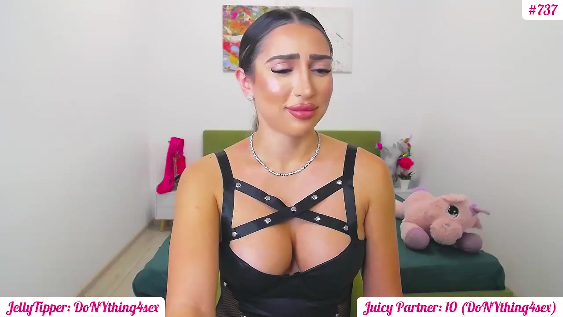 Gallery image thumbnail from JuicyJelly_'s myfreecams stream on, 10/12/2024, 18:45 image 17 of 20