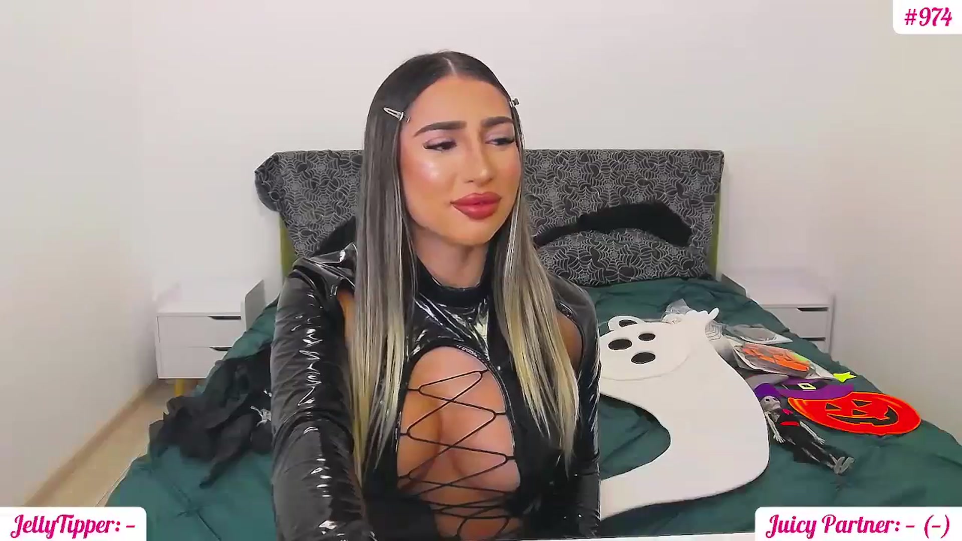 Gallery image thumbnail from JuicyJelly_'s myfreecams stream on, 10/19/2024, 14:58 image 16 of 20