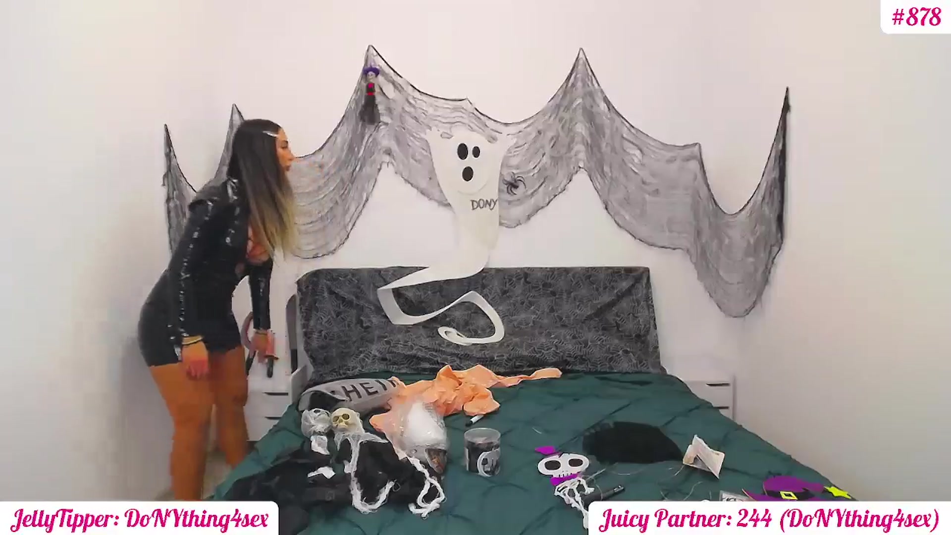 Gallery image thumbnail from JuicyJelly_'s myfreecams stream on, 10/19/2024, 17:58 image 18 of 20