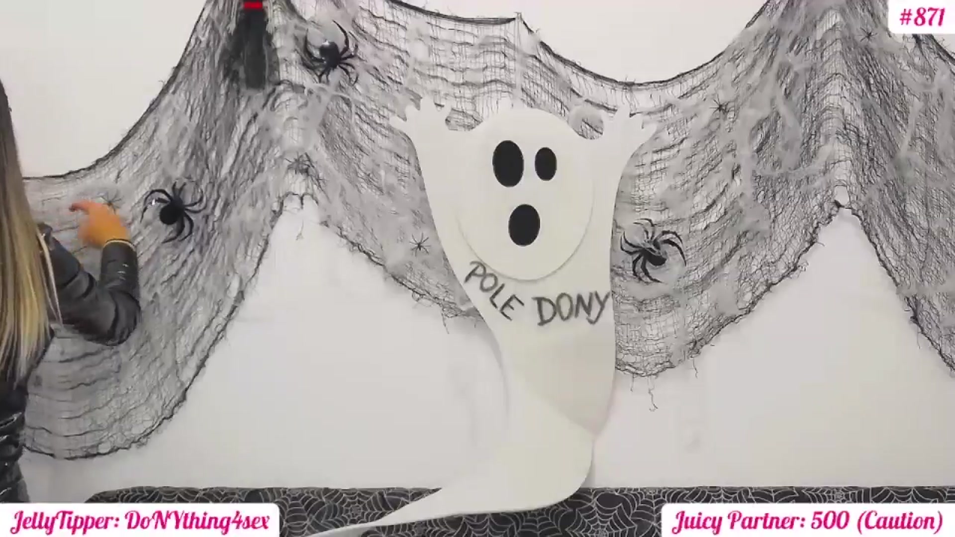 Gallery image thumbnail from JuicyJelly_'s myfreecams stream on, 10/19/2024, 19:37 image 18 of 20